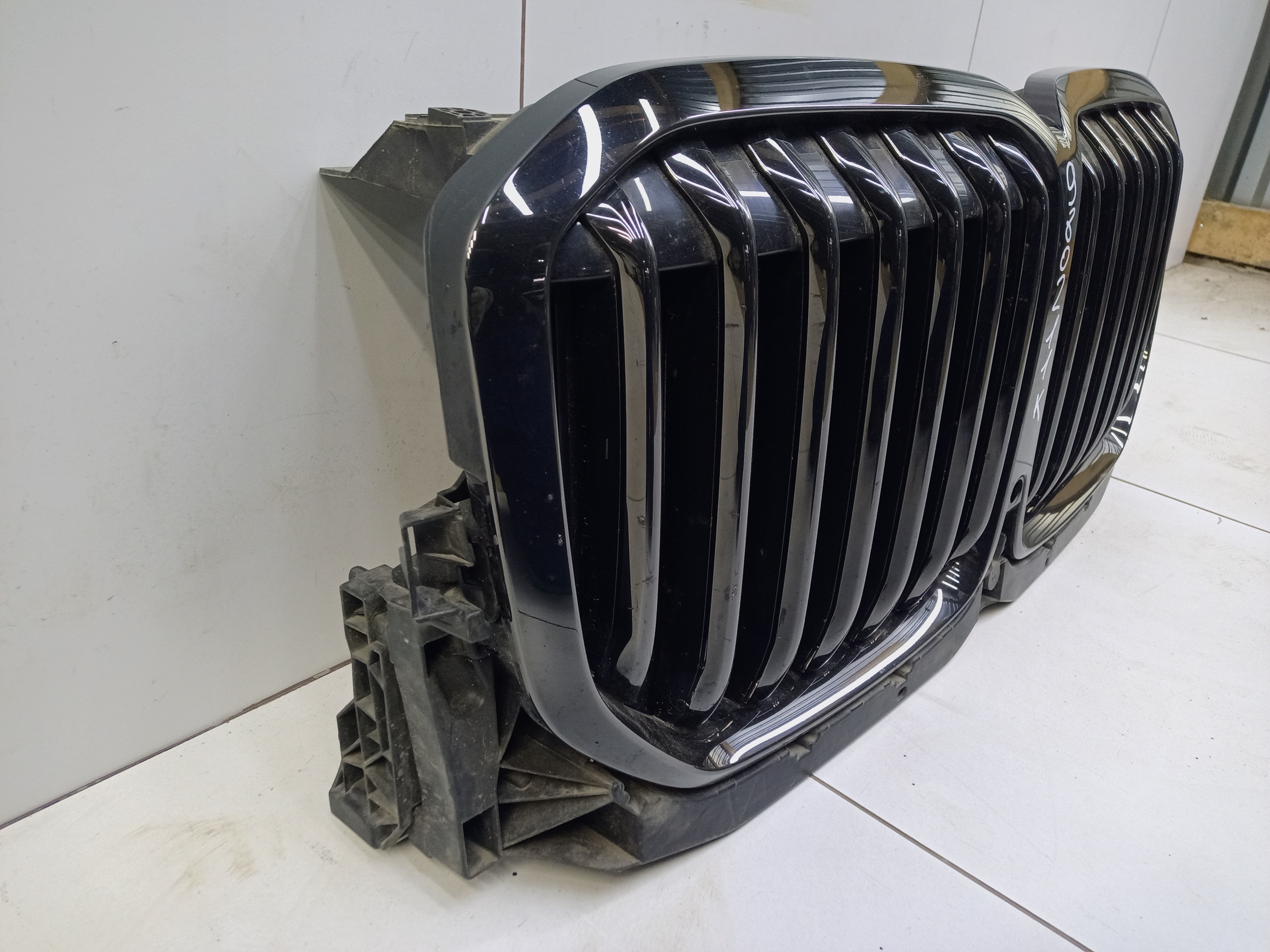 Жалюзи решетки радиатора черные BMW X7 G07