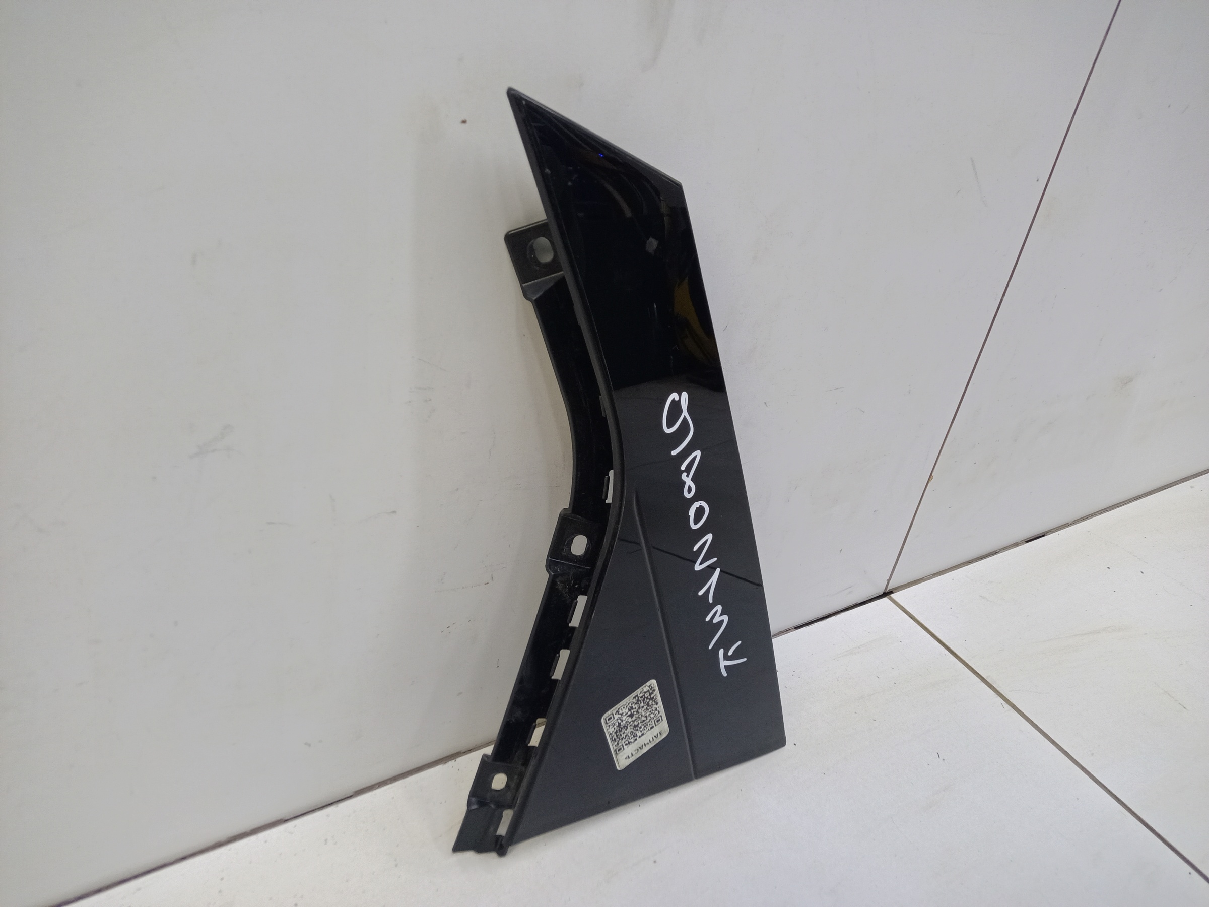 Накладка стойки двери задней левой задняя Geely Tugella