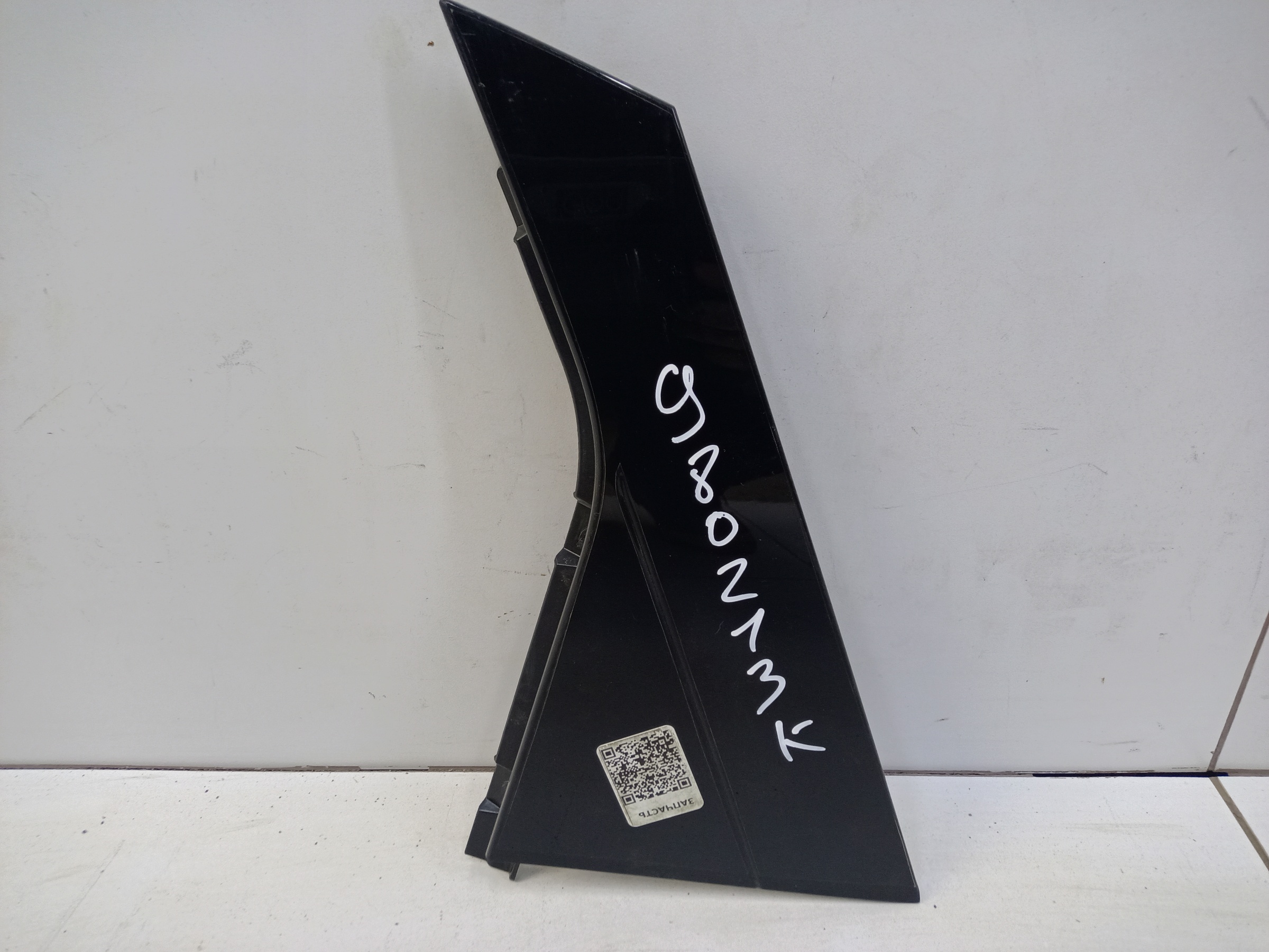 Накладка стойки двери задней левой задняя Geely Tugella