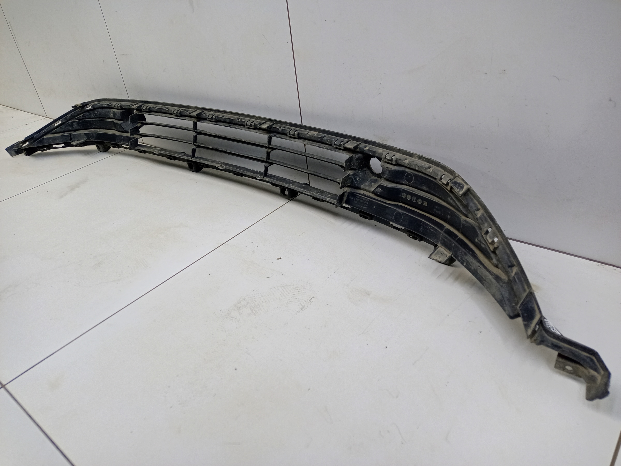 Решетка переднего бампера центральная Haval F7x Restail