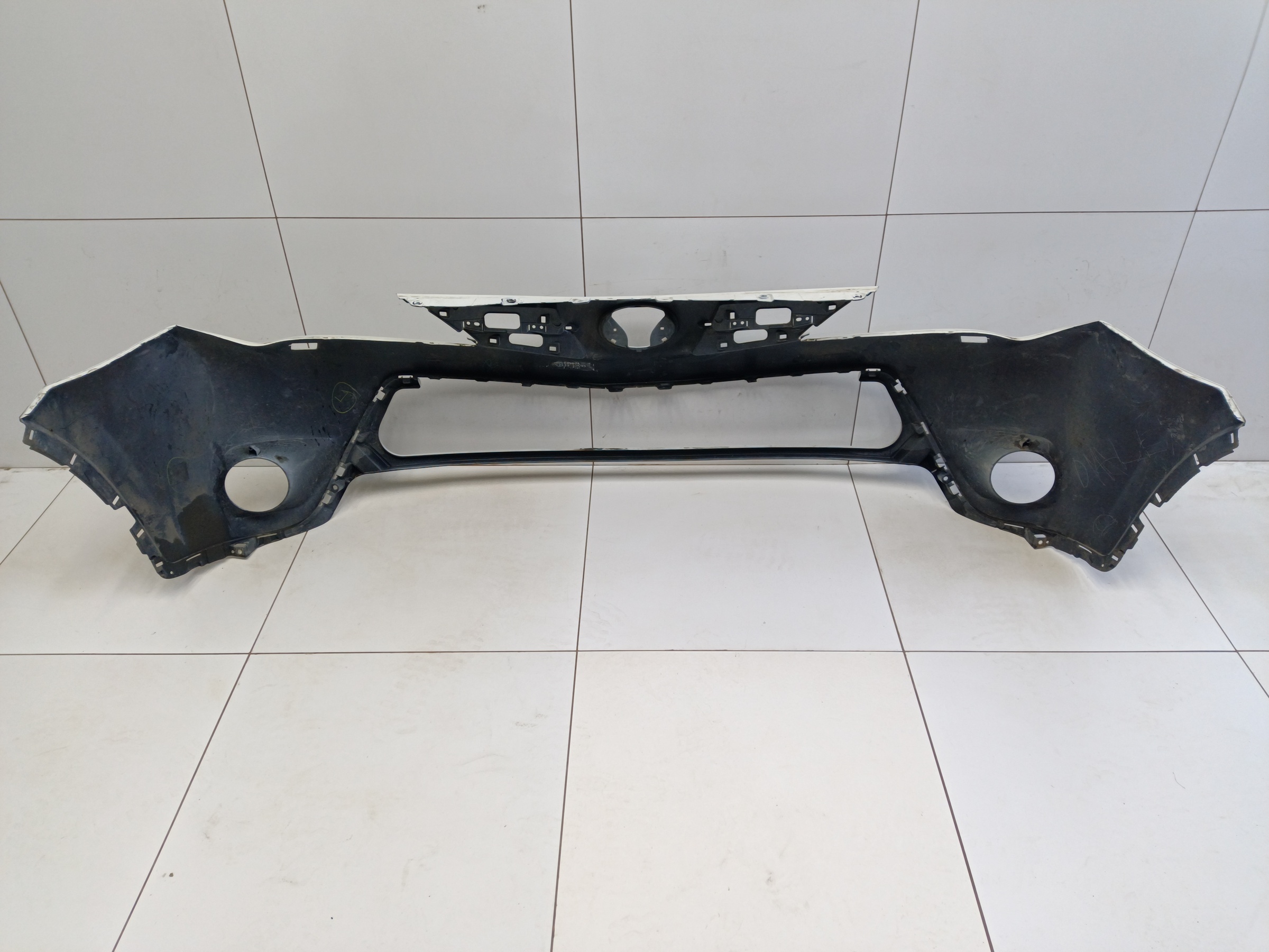 Бампер передний Toyota RAV4 CA40 под омыватели