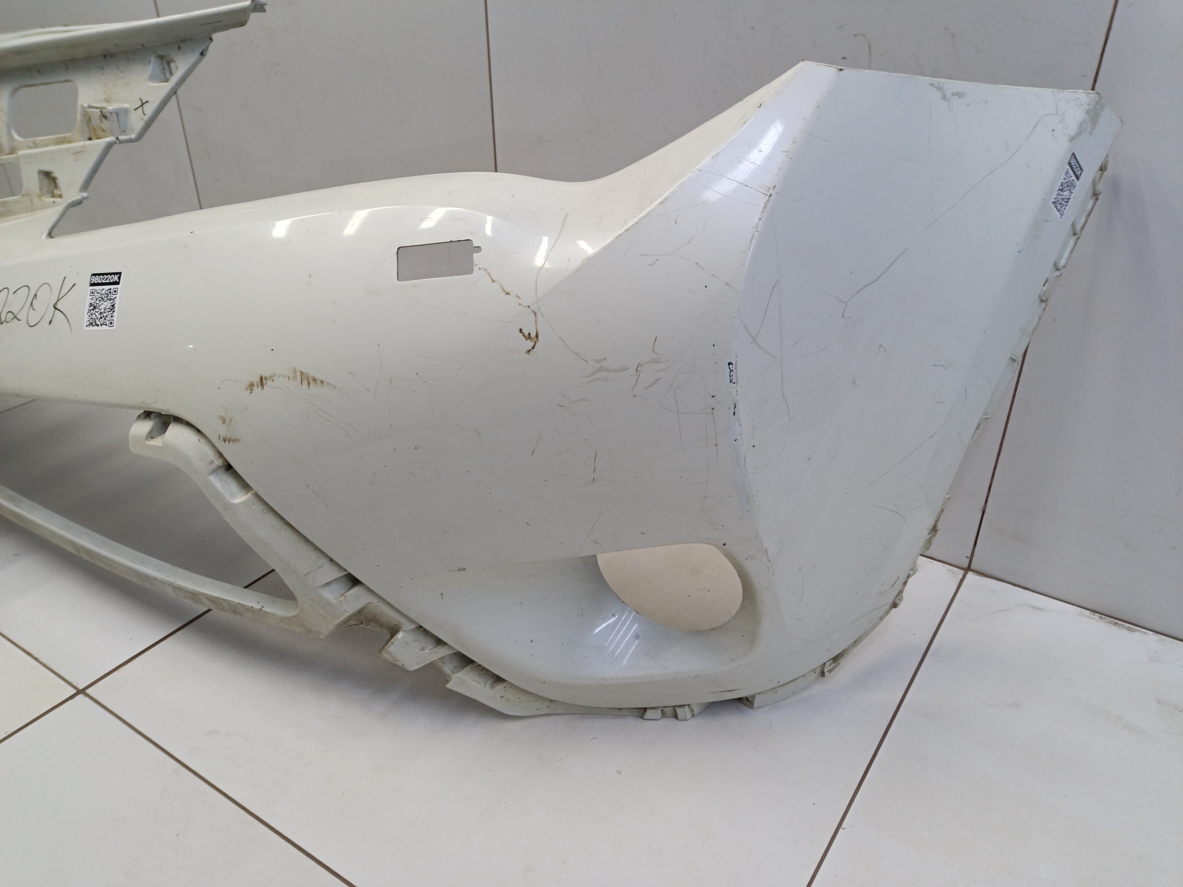 Бампер передний Toyota RAV4 CA40 под омыватели