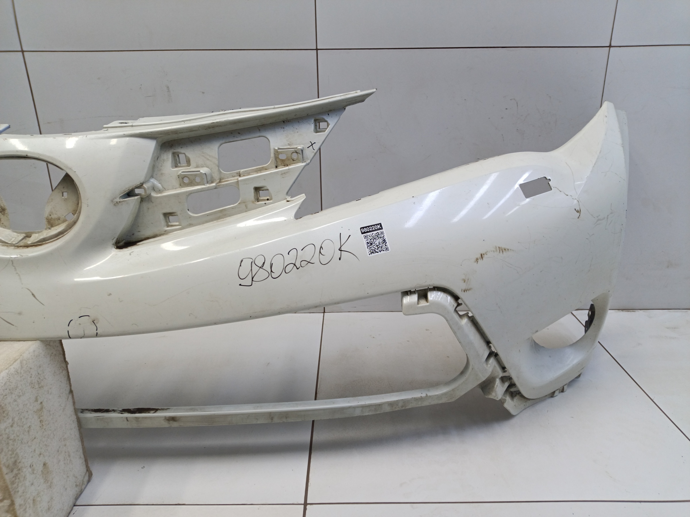 Бампер передний Toyota RAV4 CA40 под омыватели