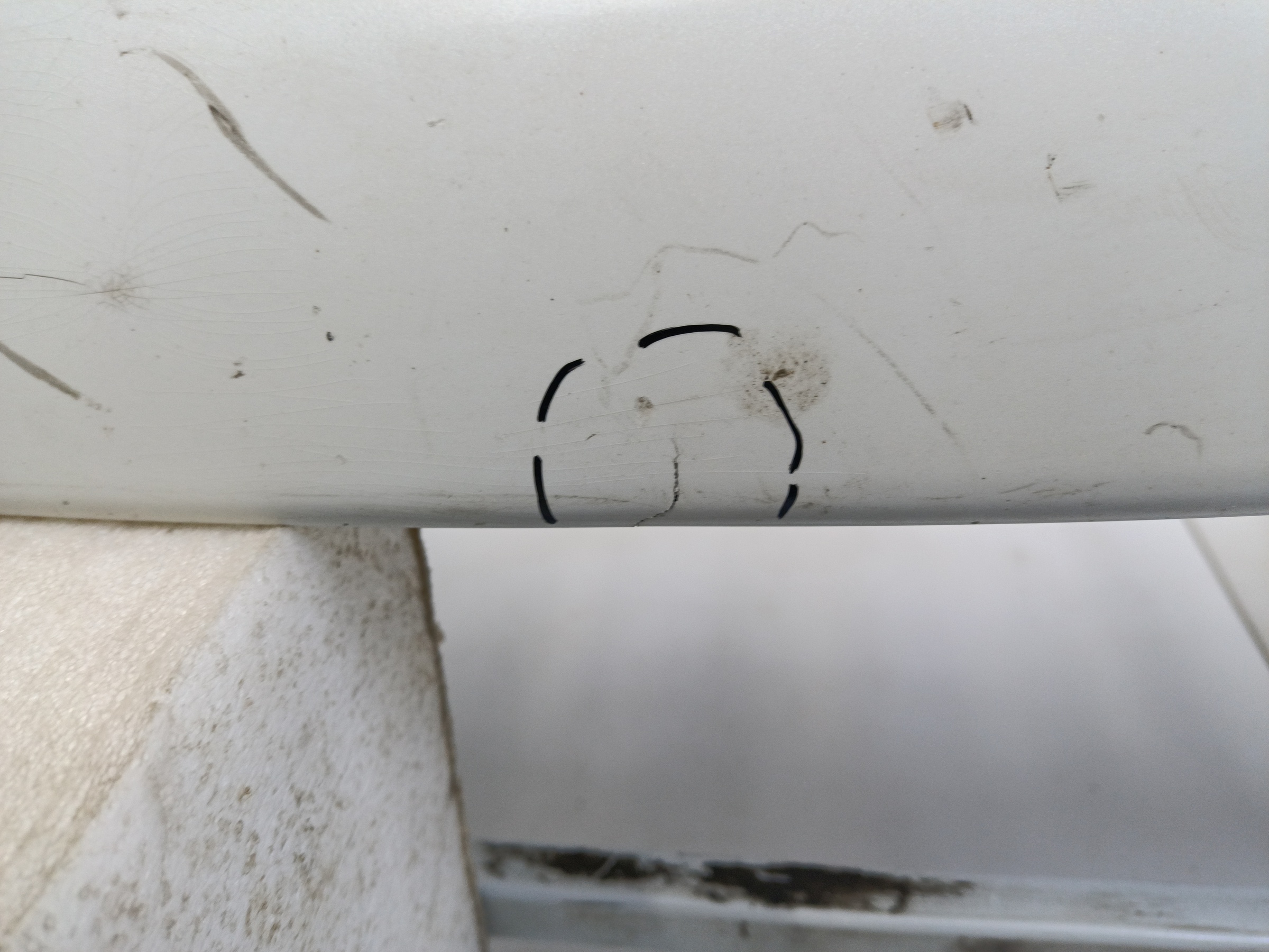 Бампер передний Toyota RAV4 CA40 под омыватели