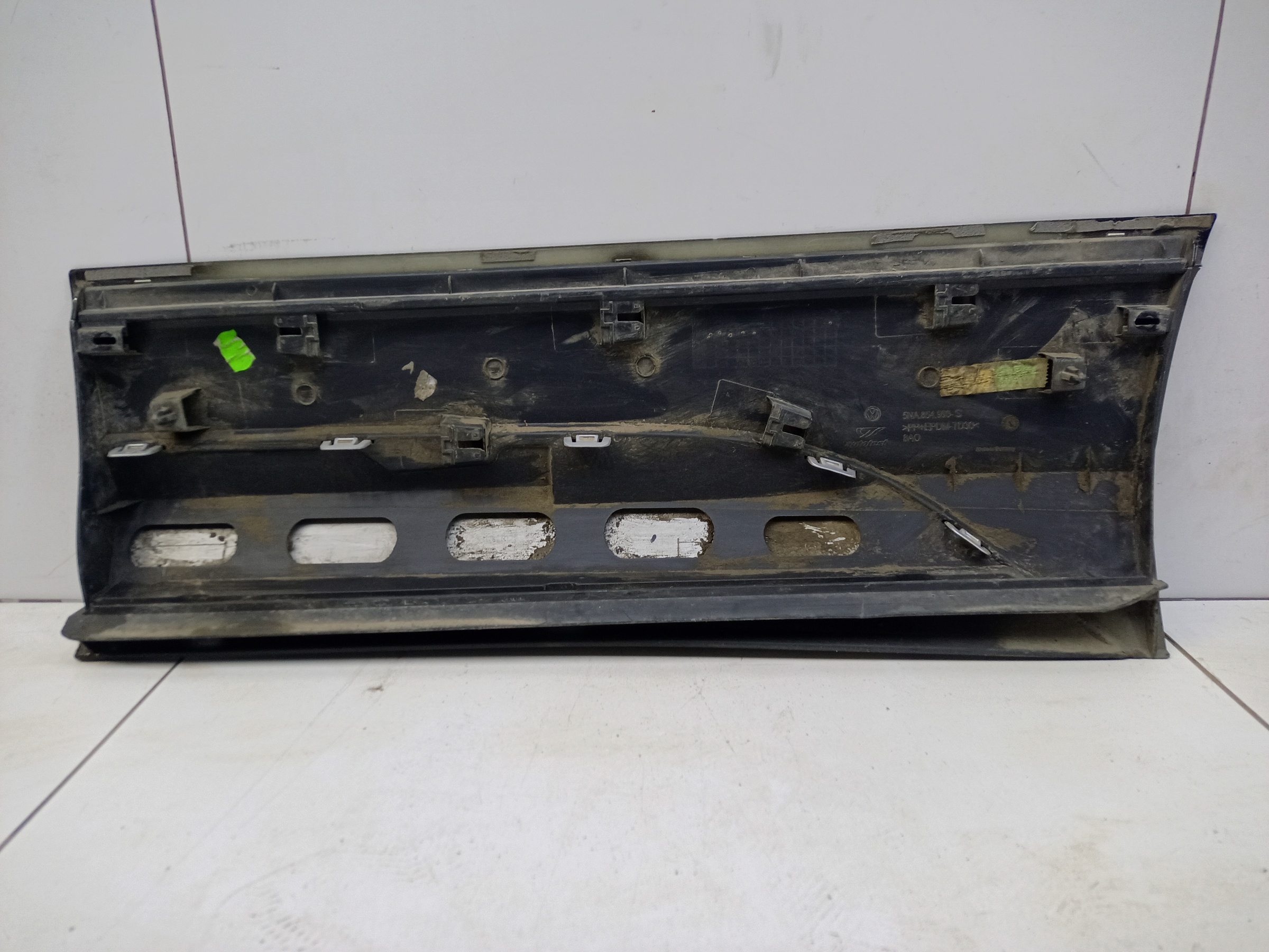 Накладка двери задней правой Volkswagen Tiguan 2