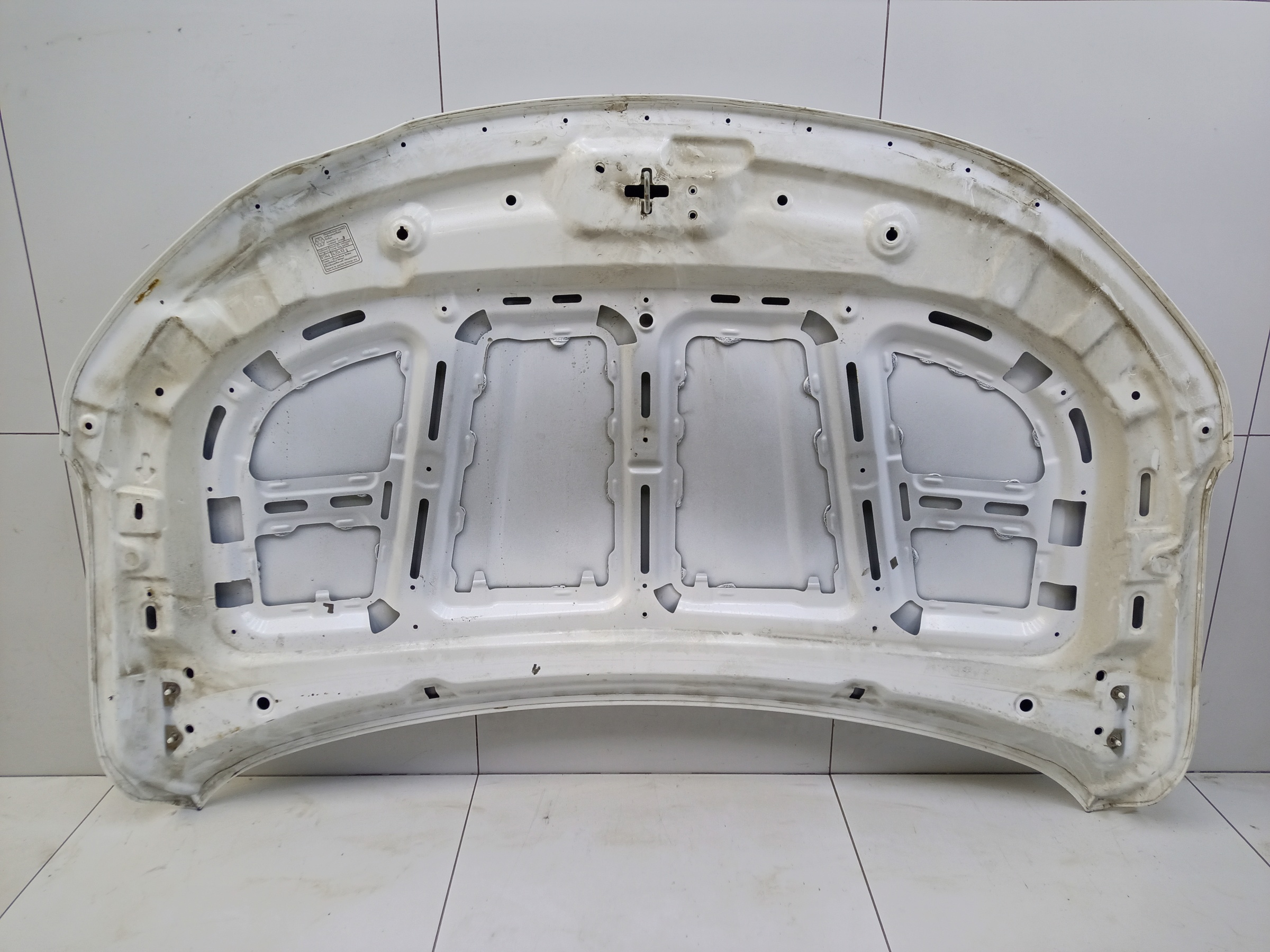 Капот Geely Coolray