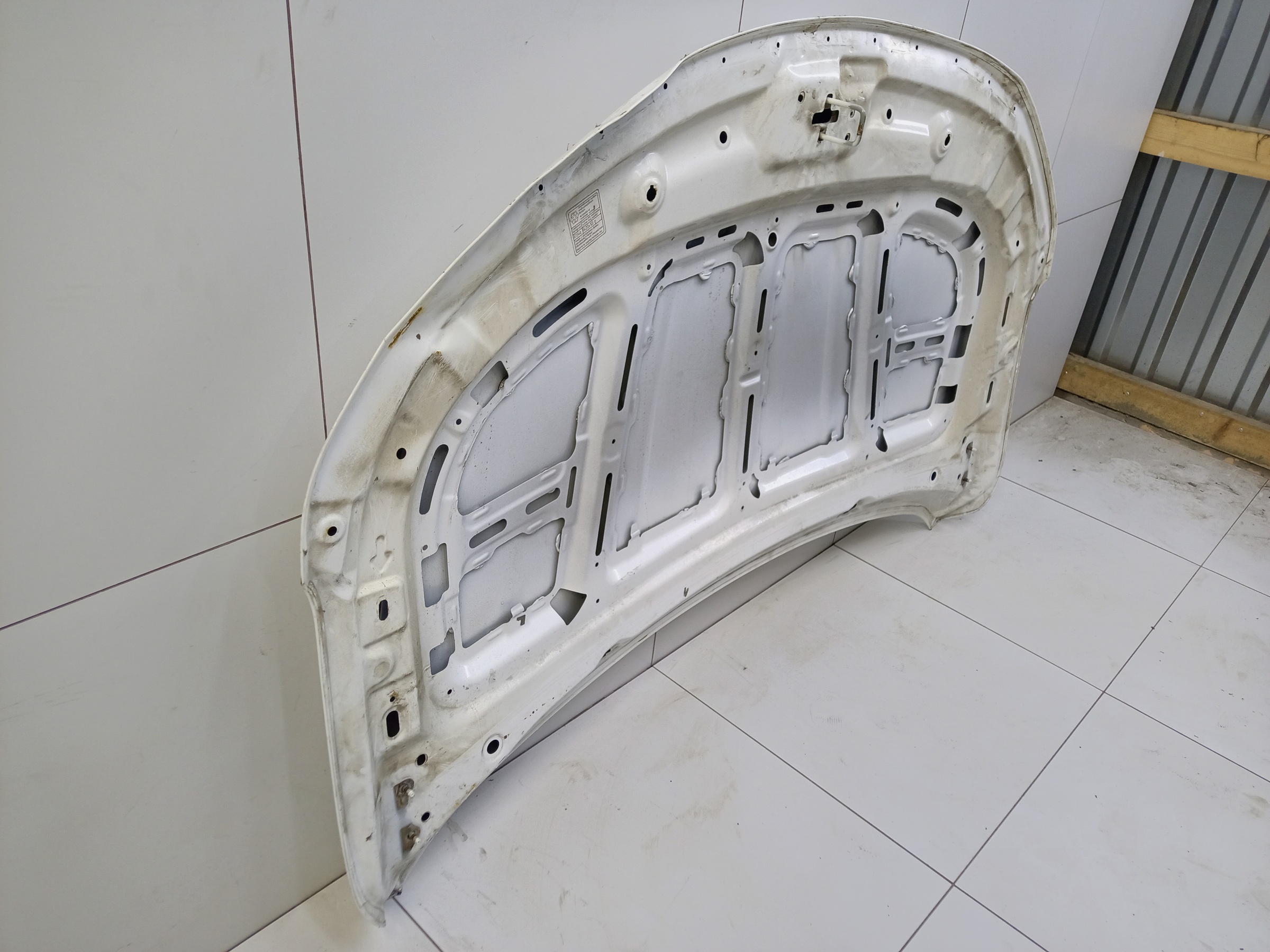 Капот Geely Coolray