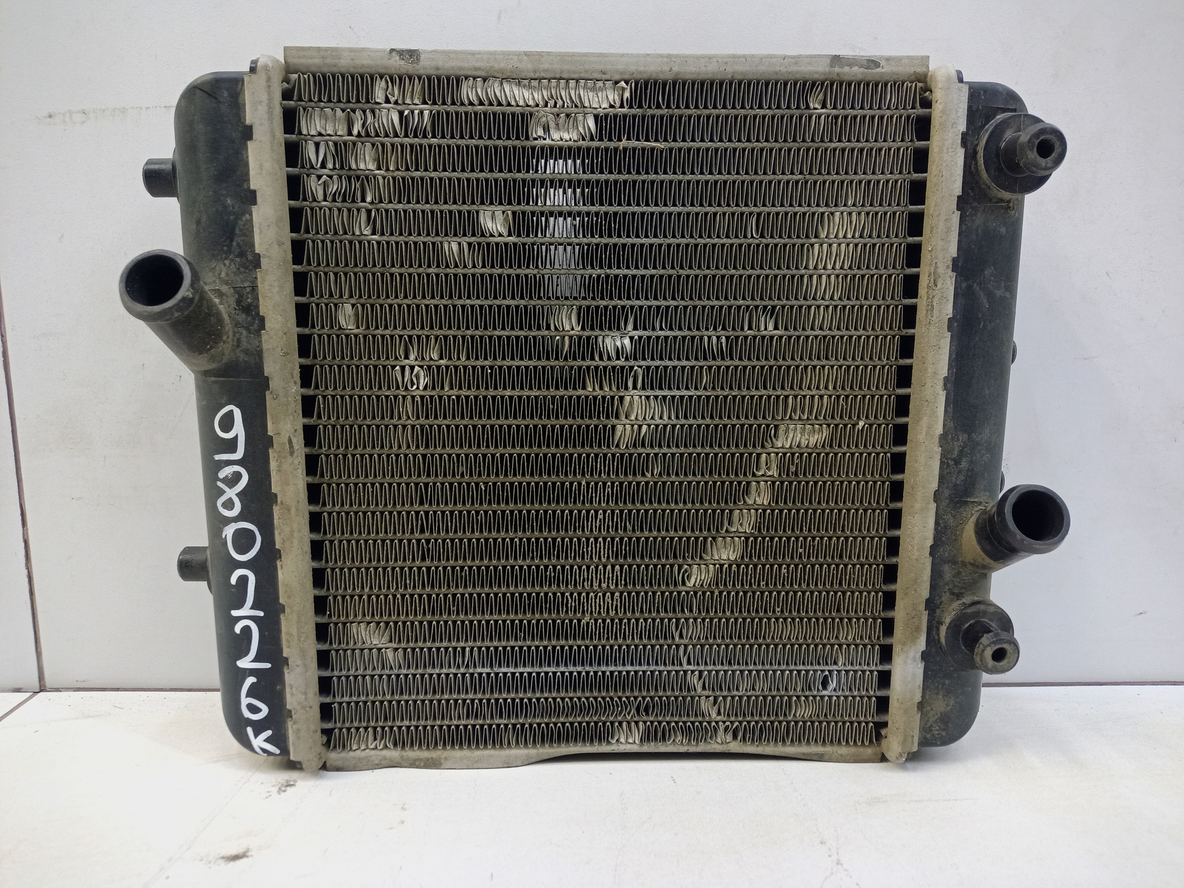 Радиатор охлаждения двигателя дополнительный правый Audi RS5 2