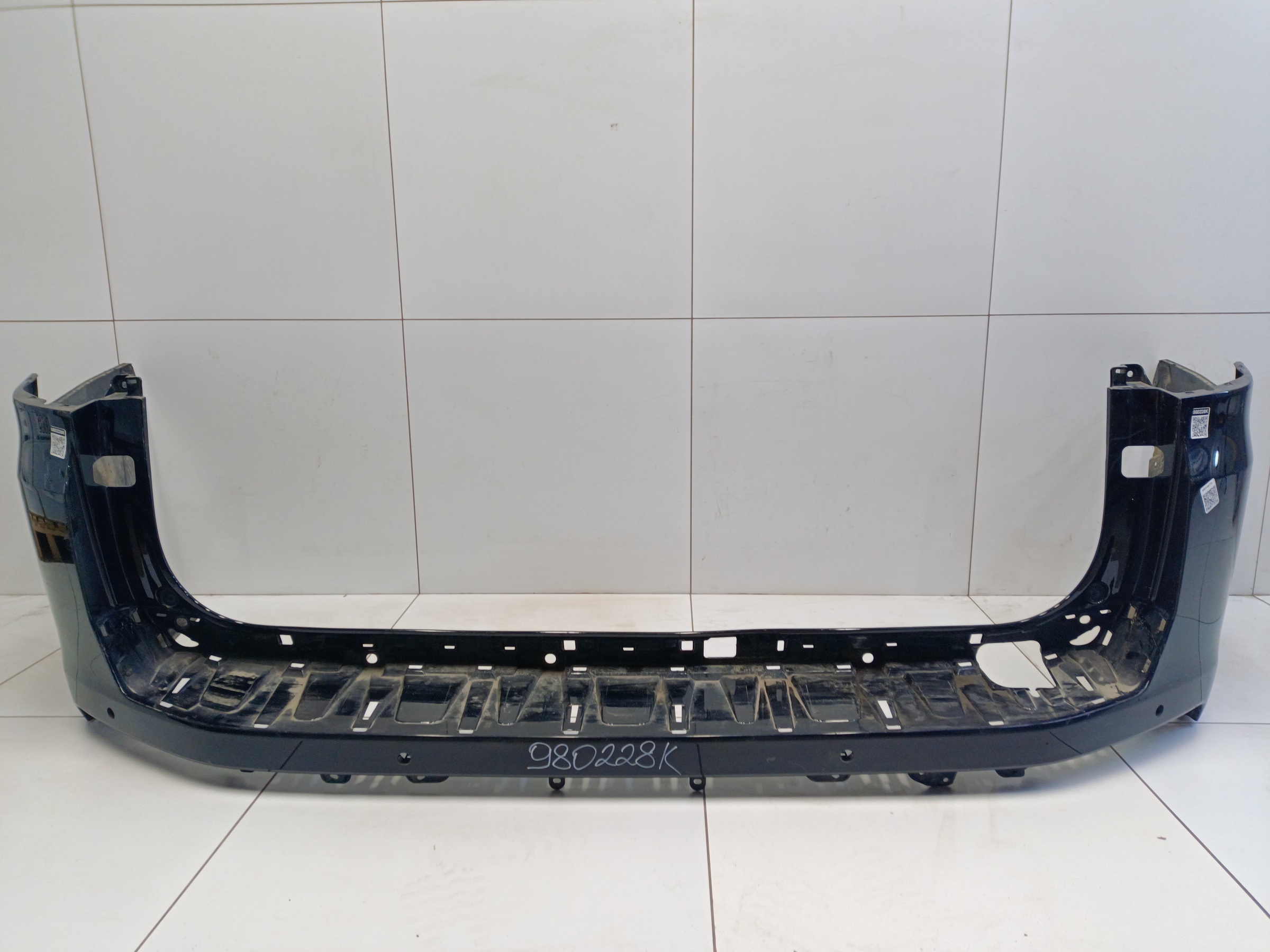 Бампер задний Toyota Land Cruiser 300