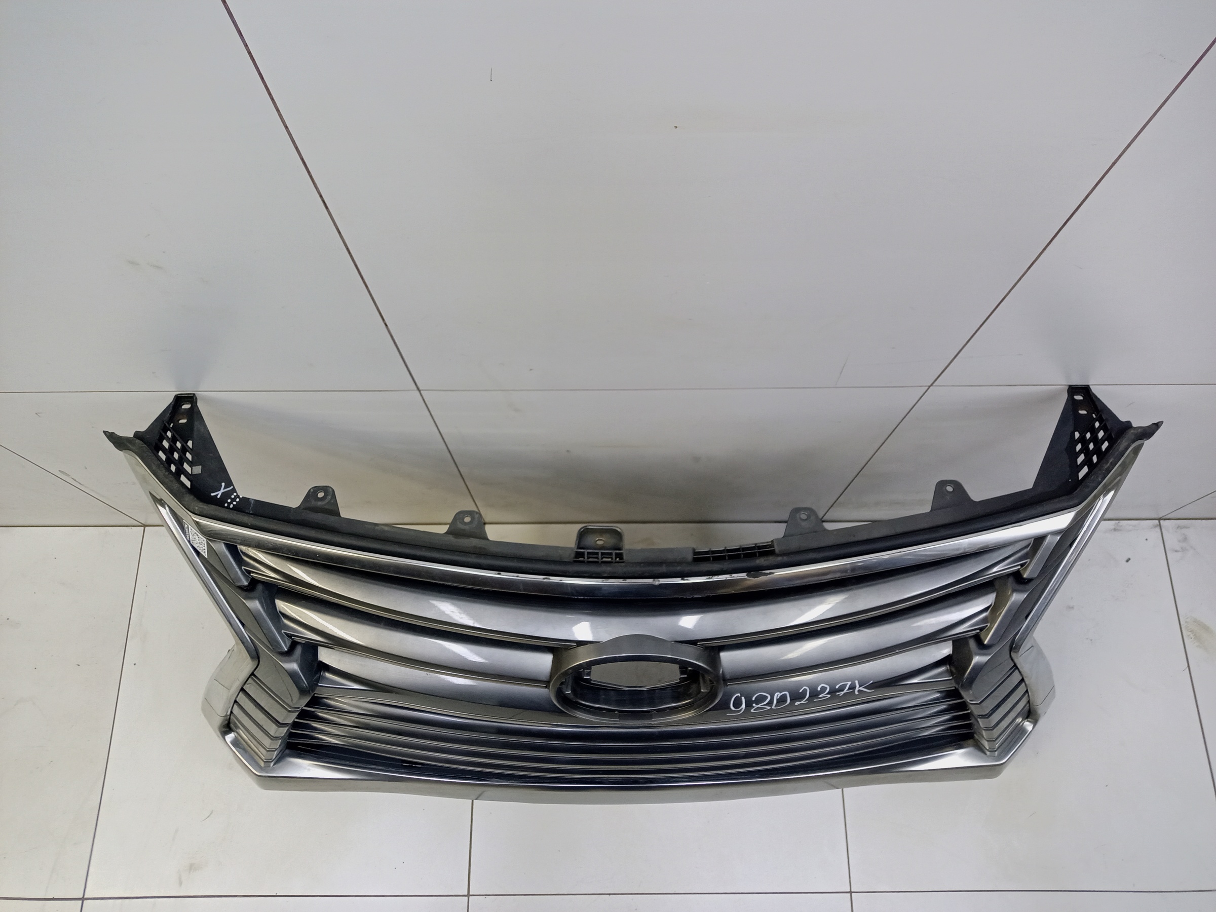 Решетка радиатора Lexus LX 3 Restail 2