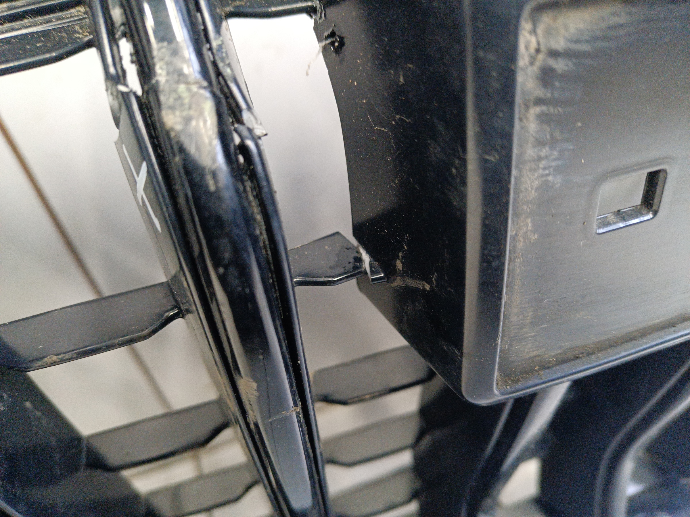 Решетка радиатора Haval Jolion Restail под камеру