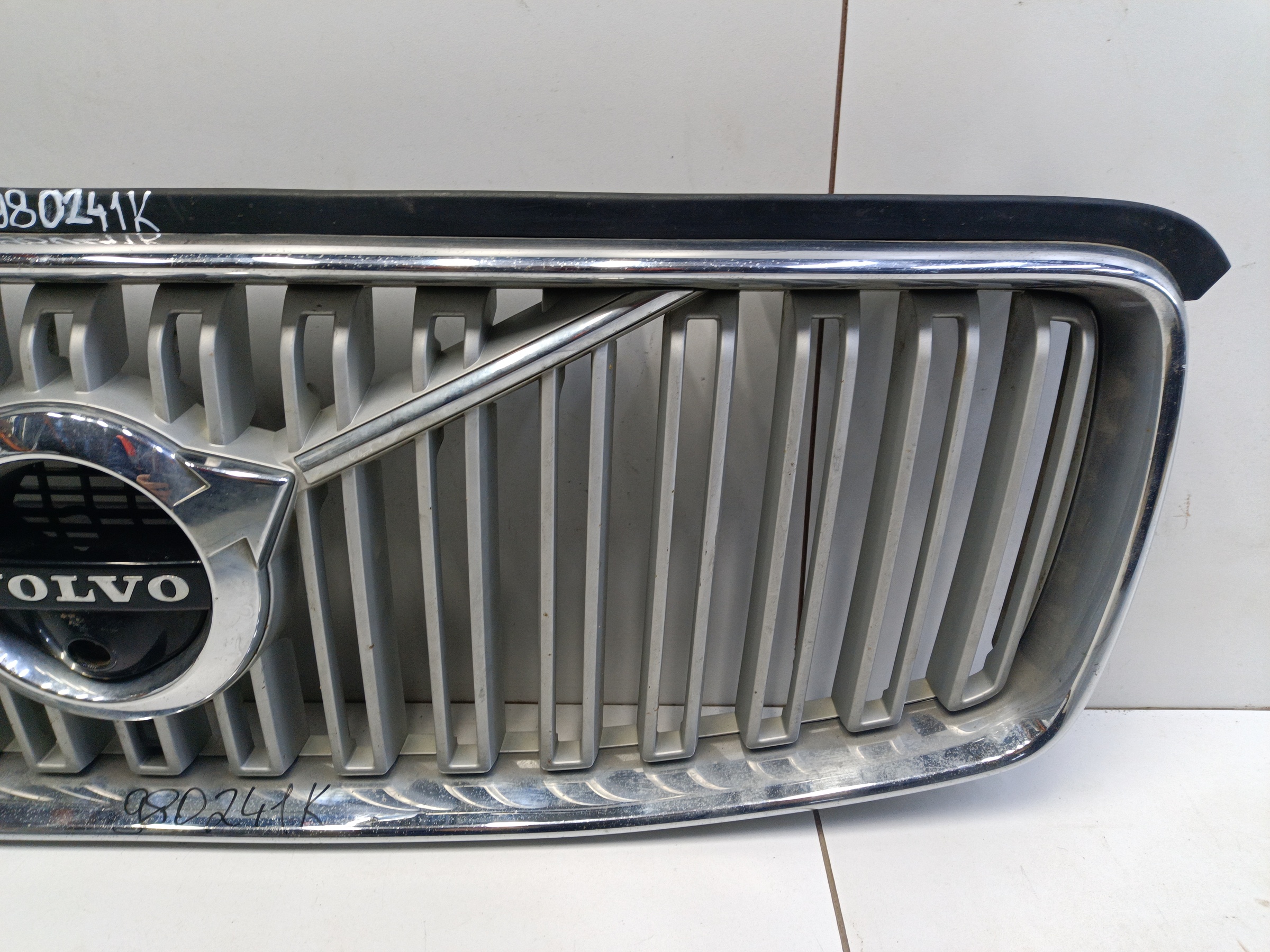 Решетка радиатора Volvo XC90 2 под камеру