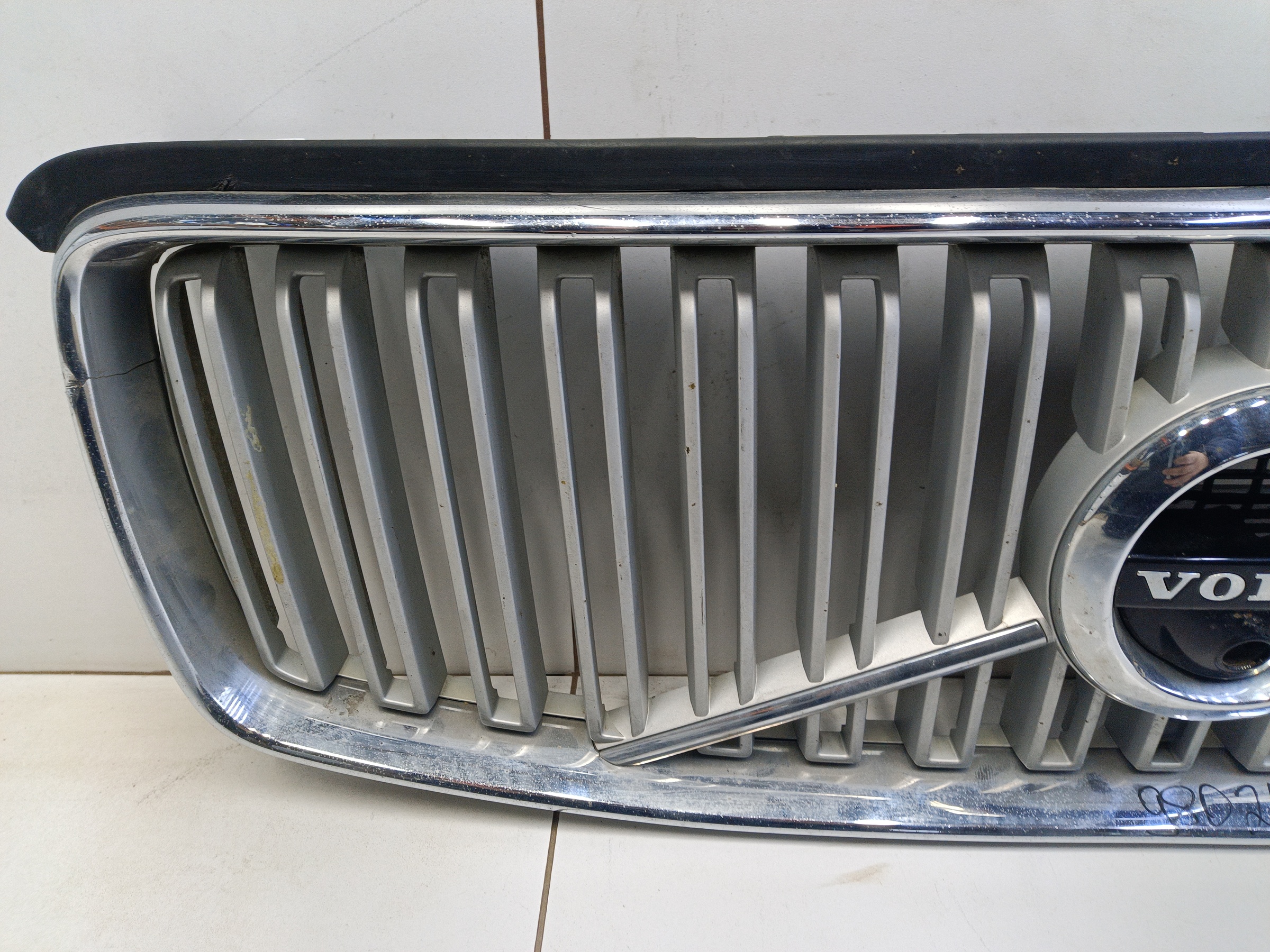 Решетка радиатора Volvo XC90 2 под камеру