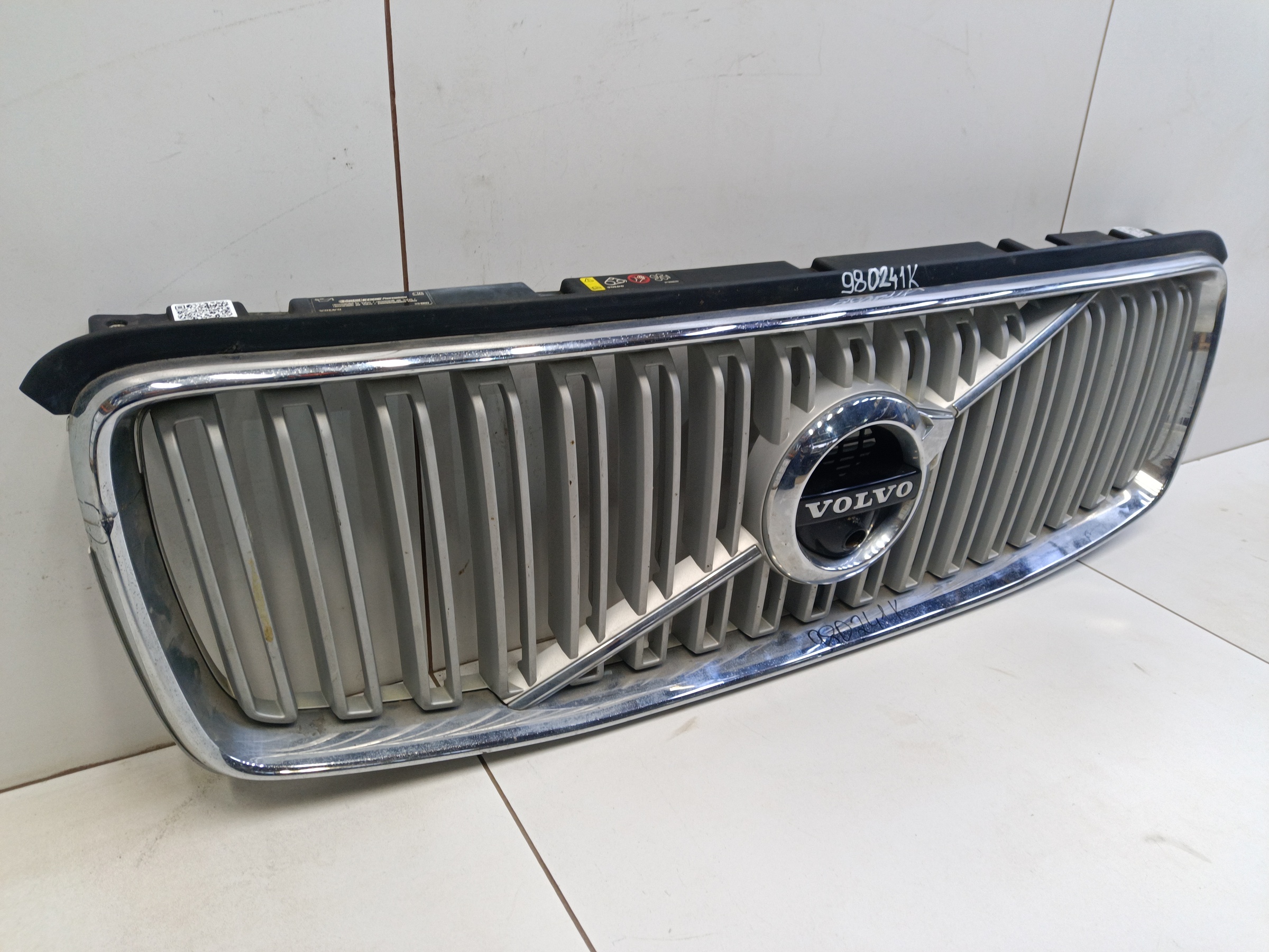 Решетка радиатора Volvo XC90 2 под камеру