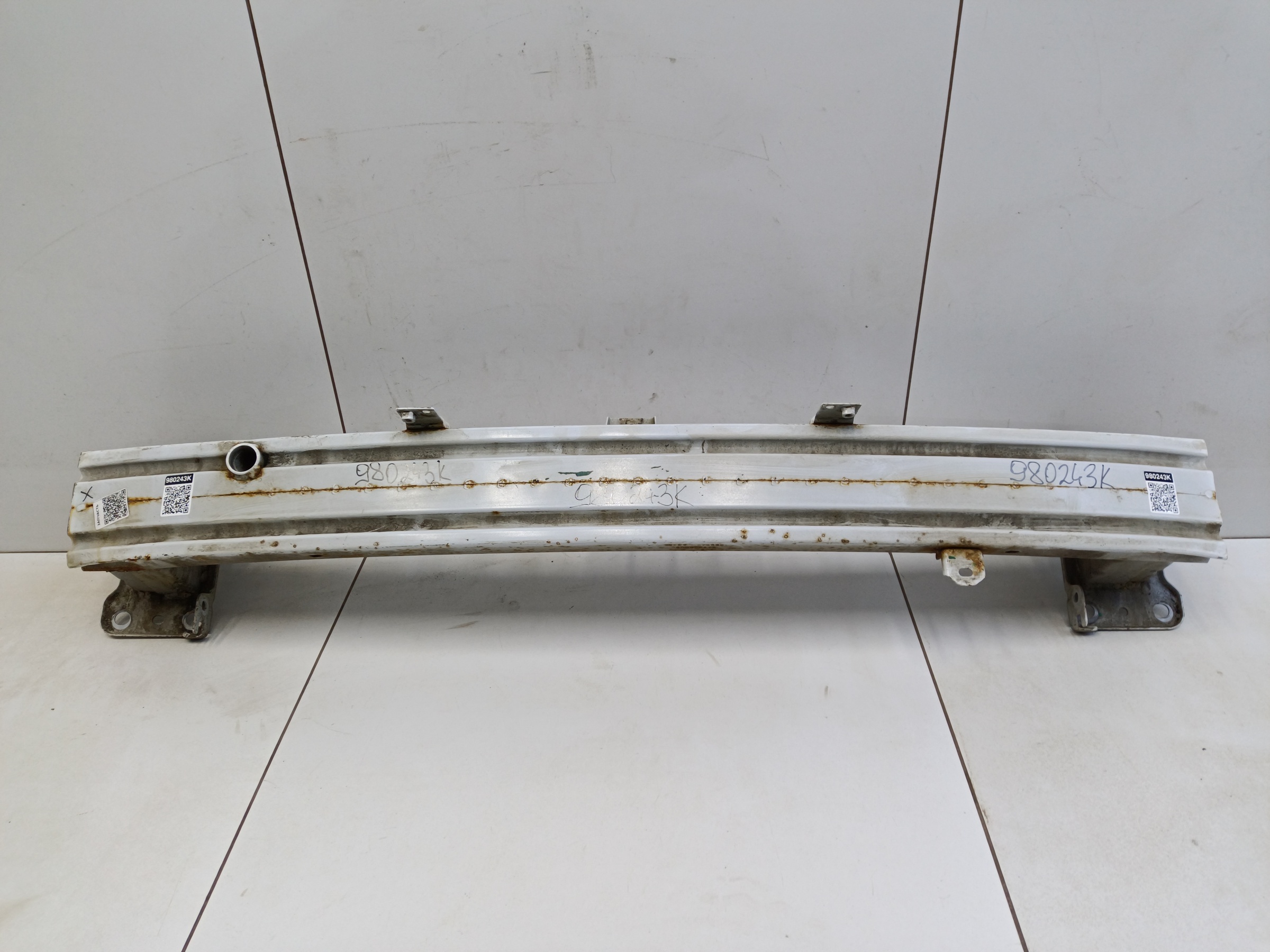 Усилитель переднего бампера Geely Coolray