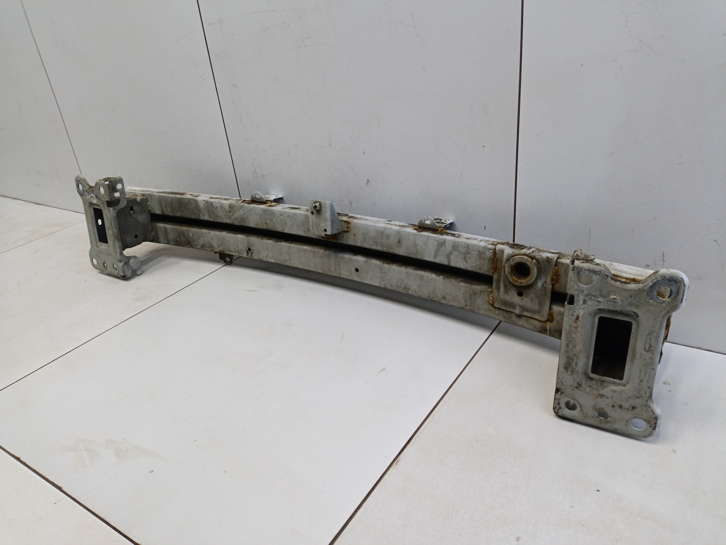 Усилитель переднего бампера Geely Coolray