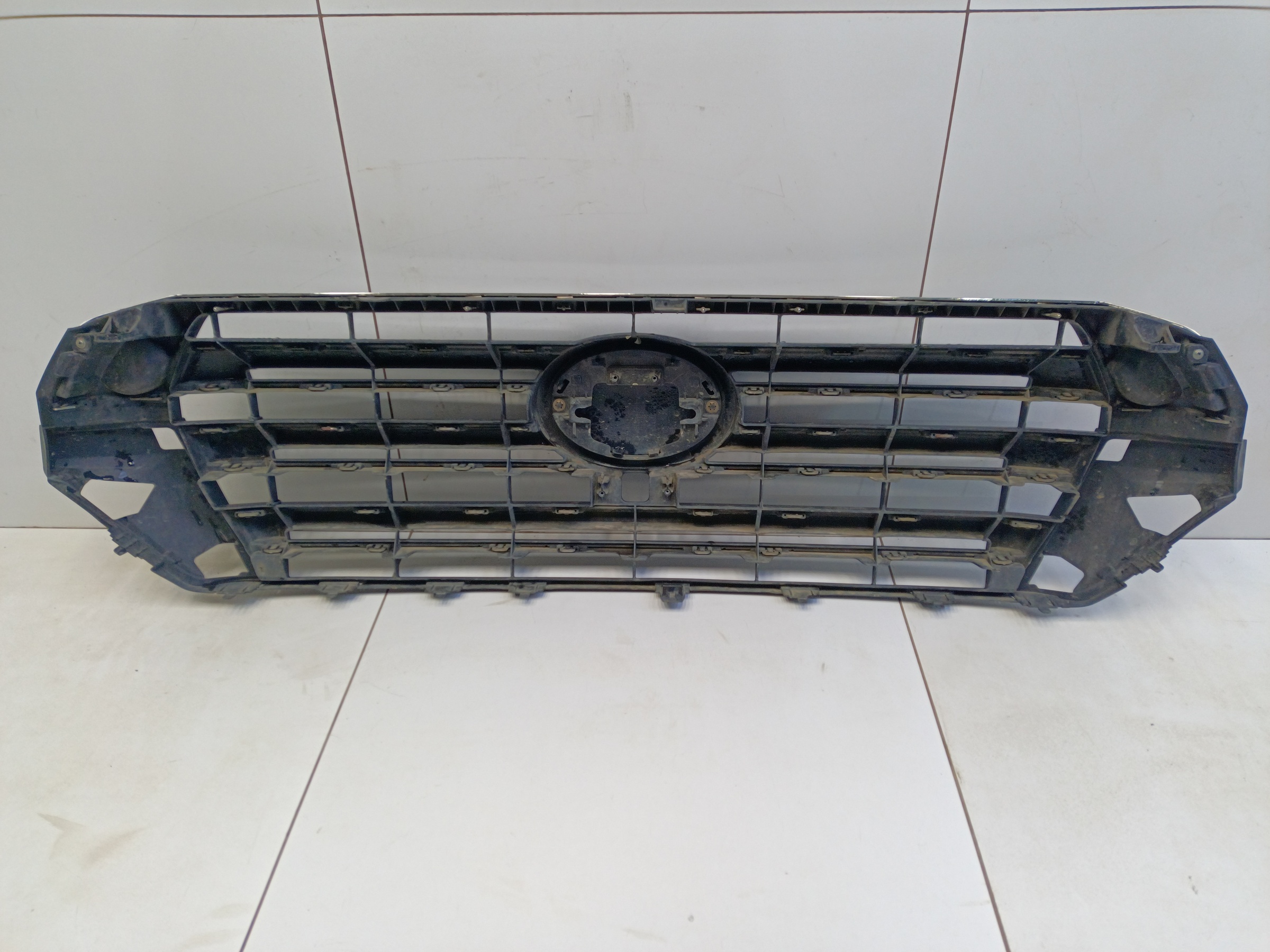 Решетка радиатора Toyota Land Cruiser 200 Restail 2