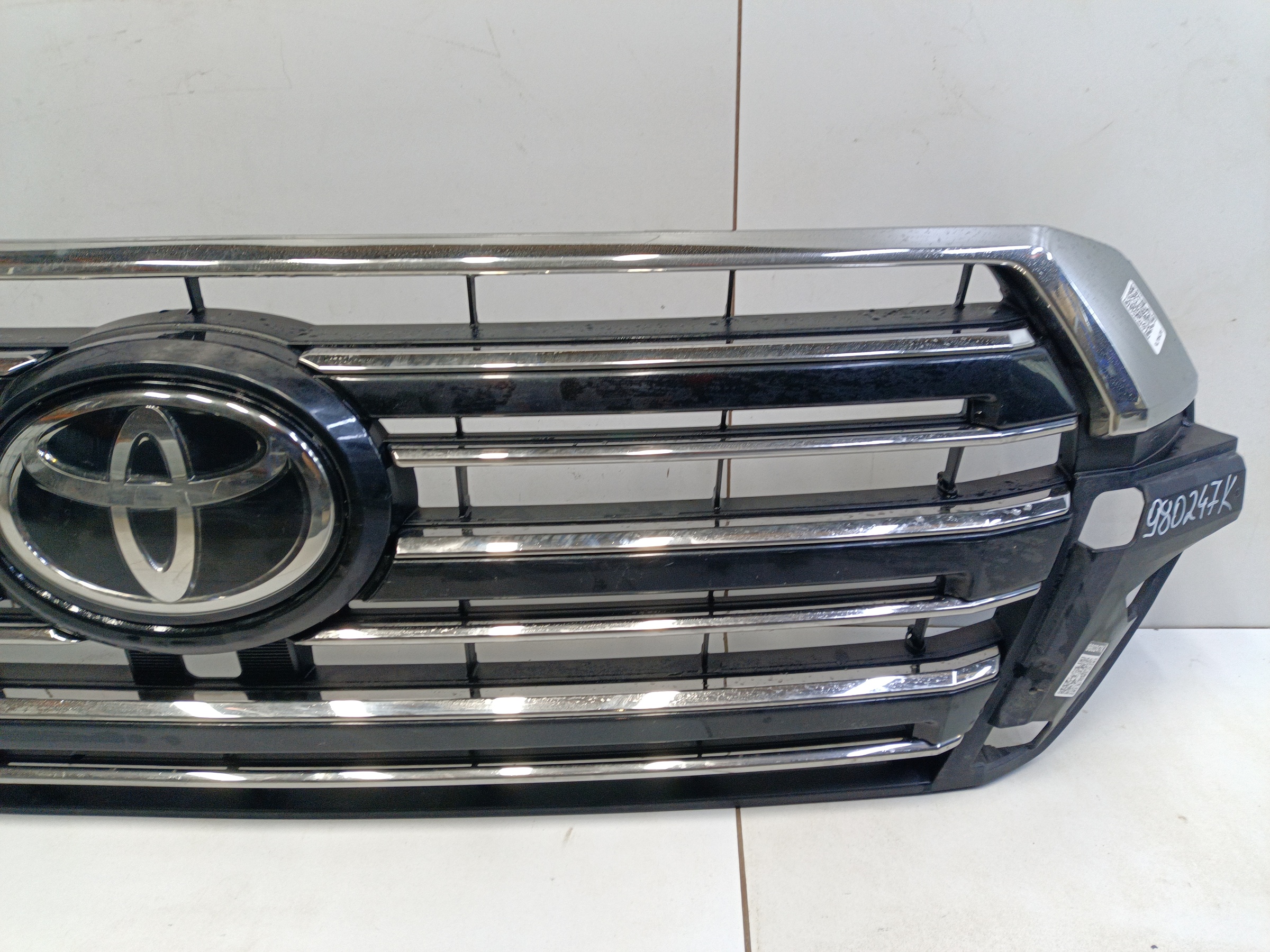 Решетка радиатора Toyota Land Cruiser 200 Restail 2