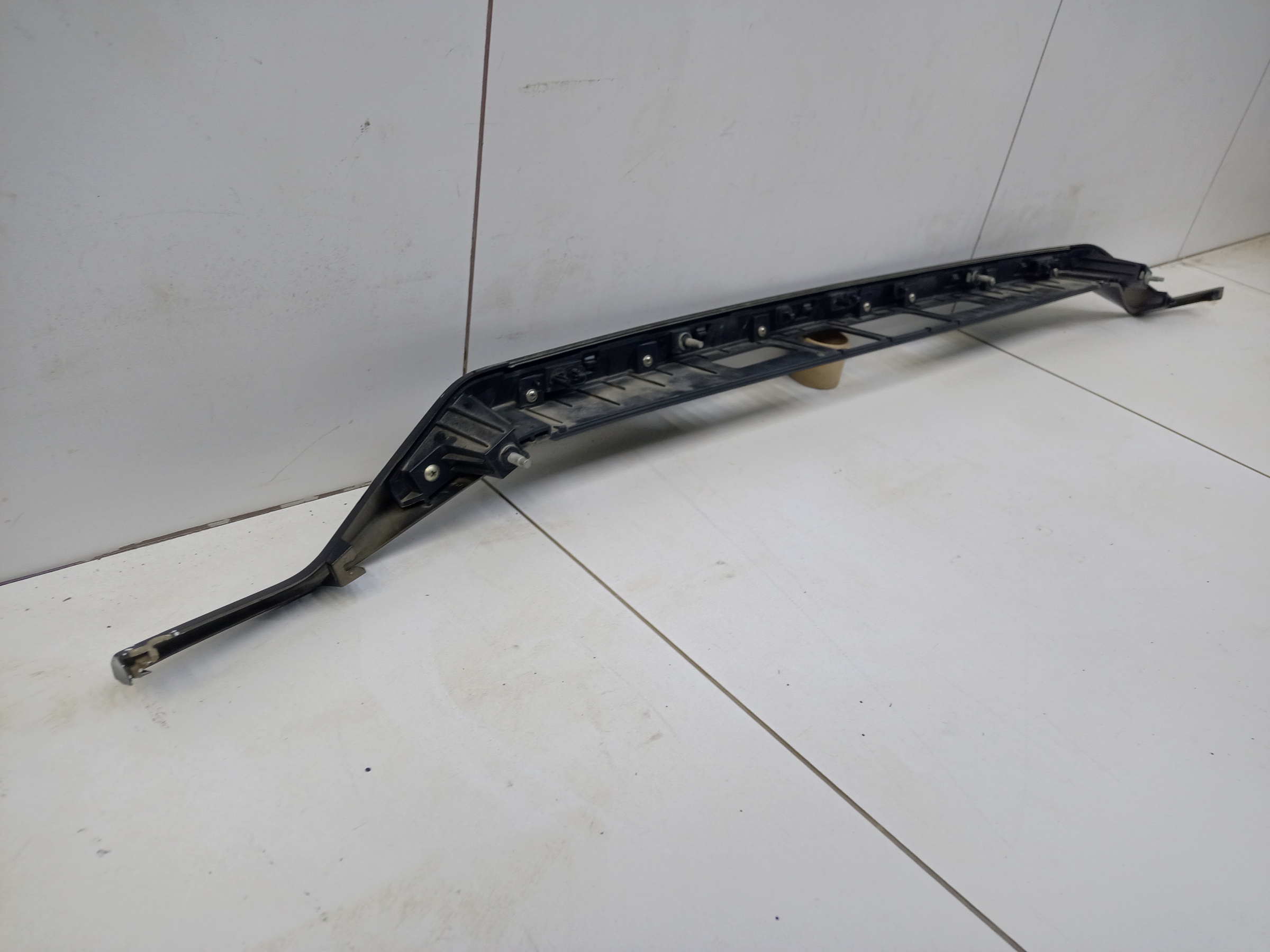 Накладка крышки багажника хром Geely Tugella 1