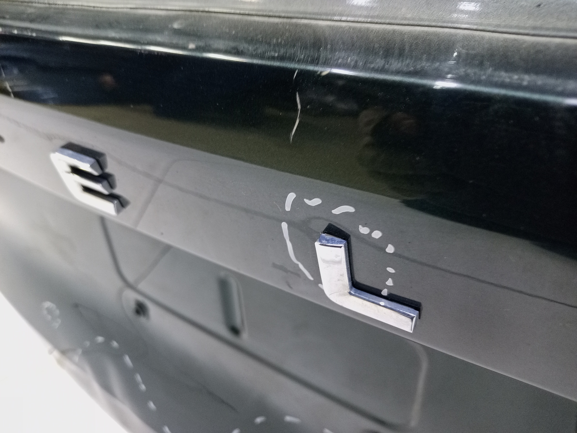 Крышка багажника Geely Atlas 2