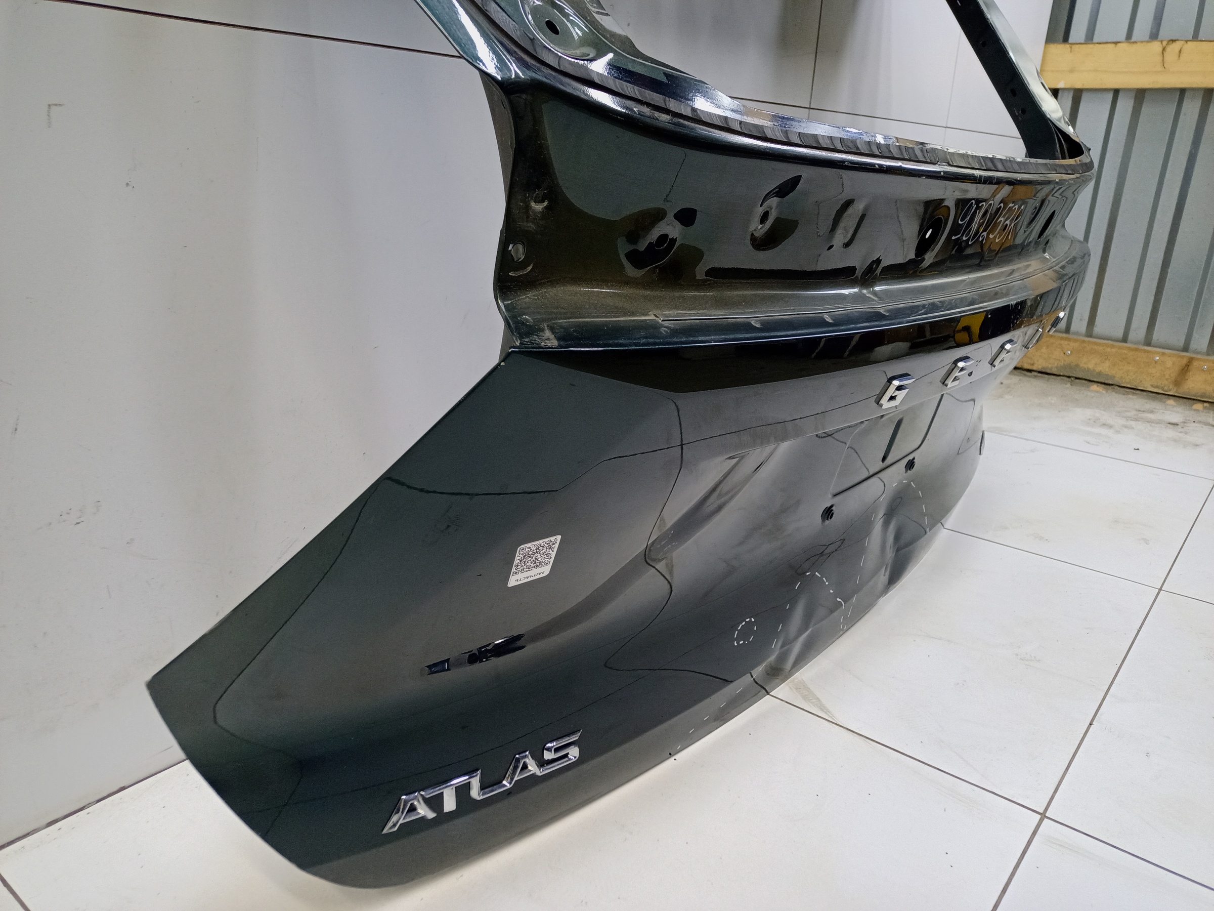 Крышка багажника Geely Atlas 2