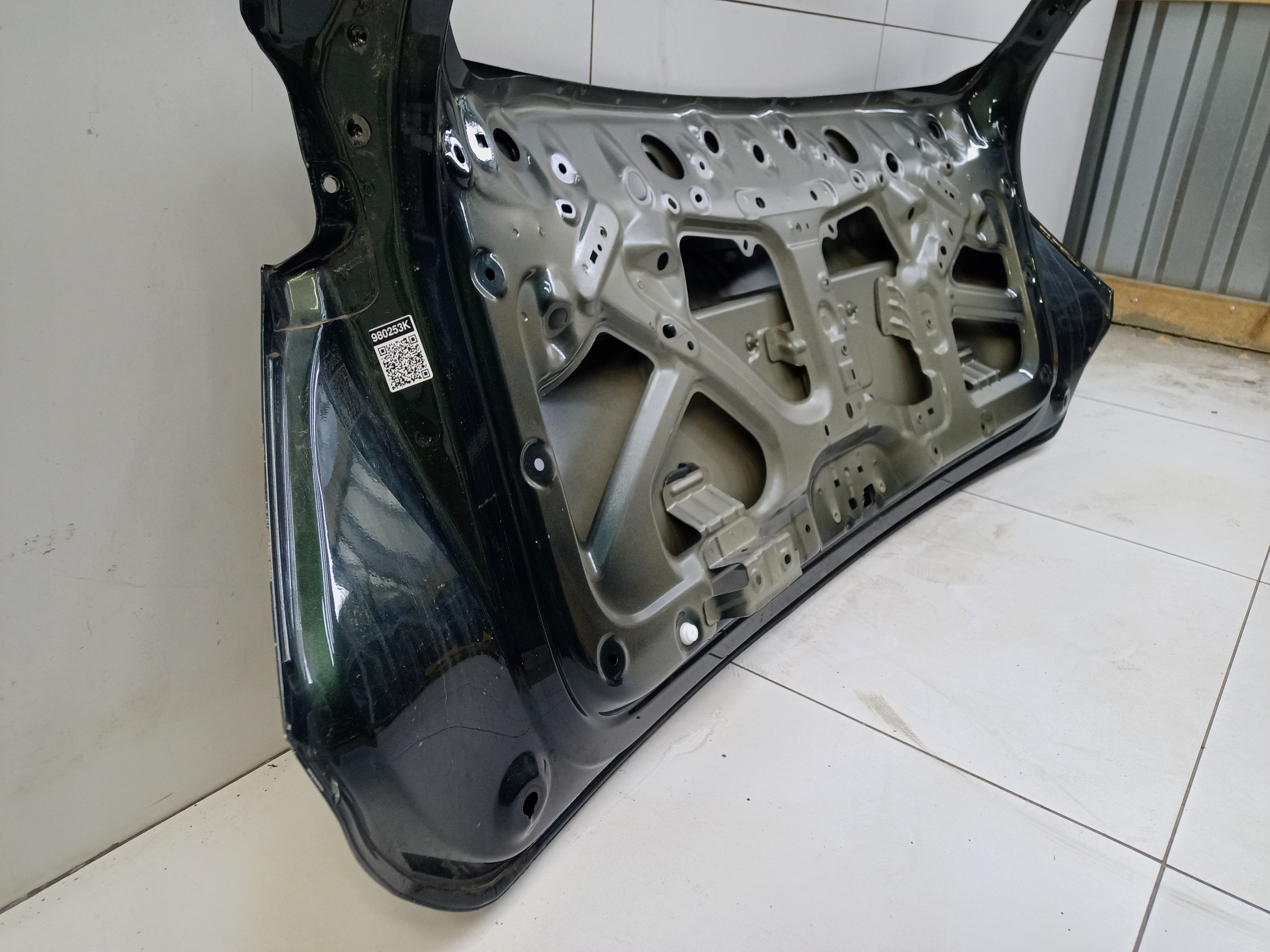 Крышка багажника Geely Atlas 2