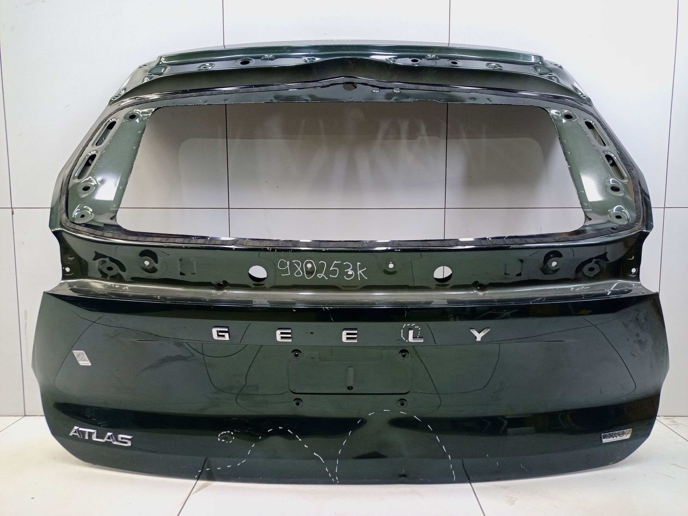 Крышка багажника Geely Atlas 2