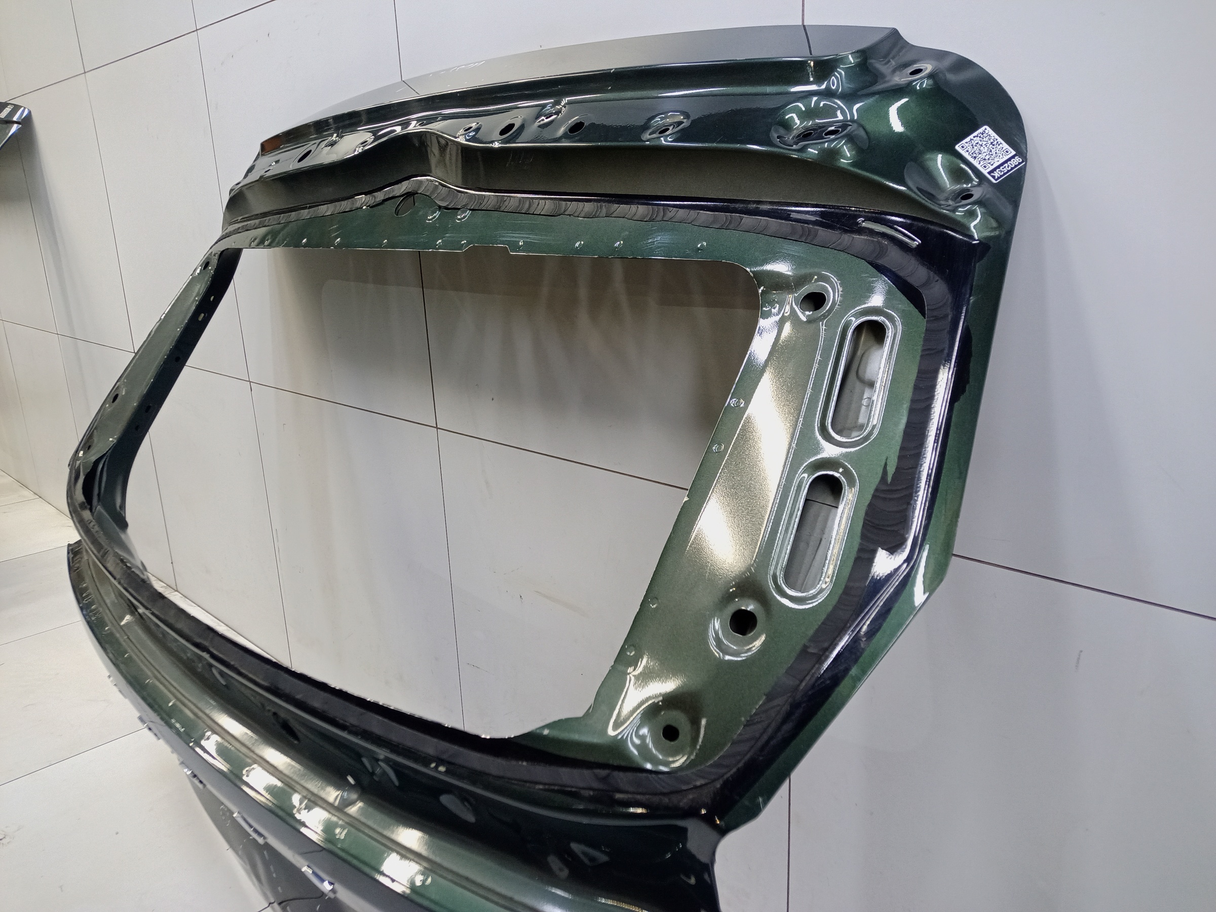 Крышка багажника Geely Atlas 2