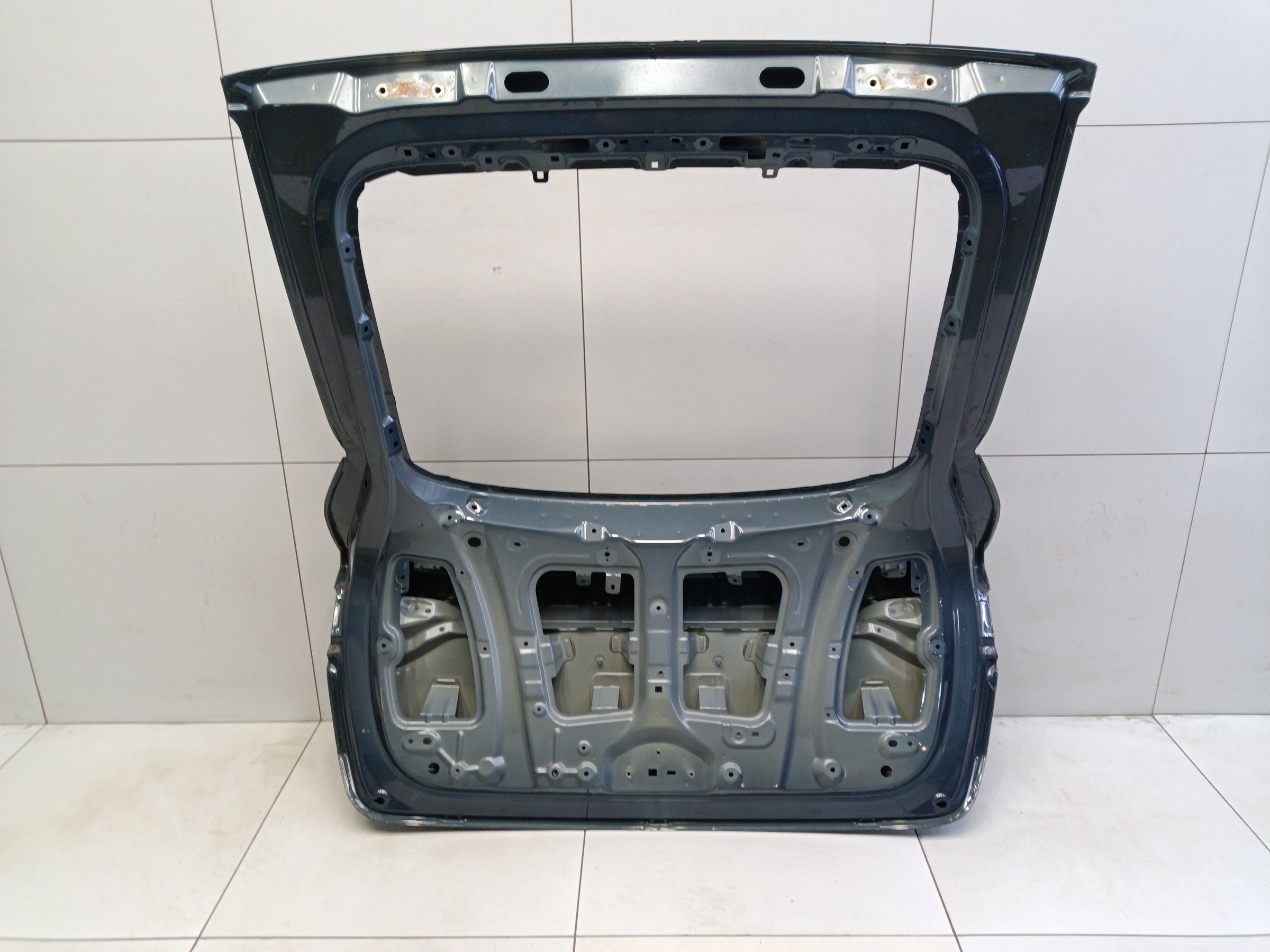 Крышка багажника Geely Tugella