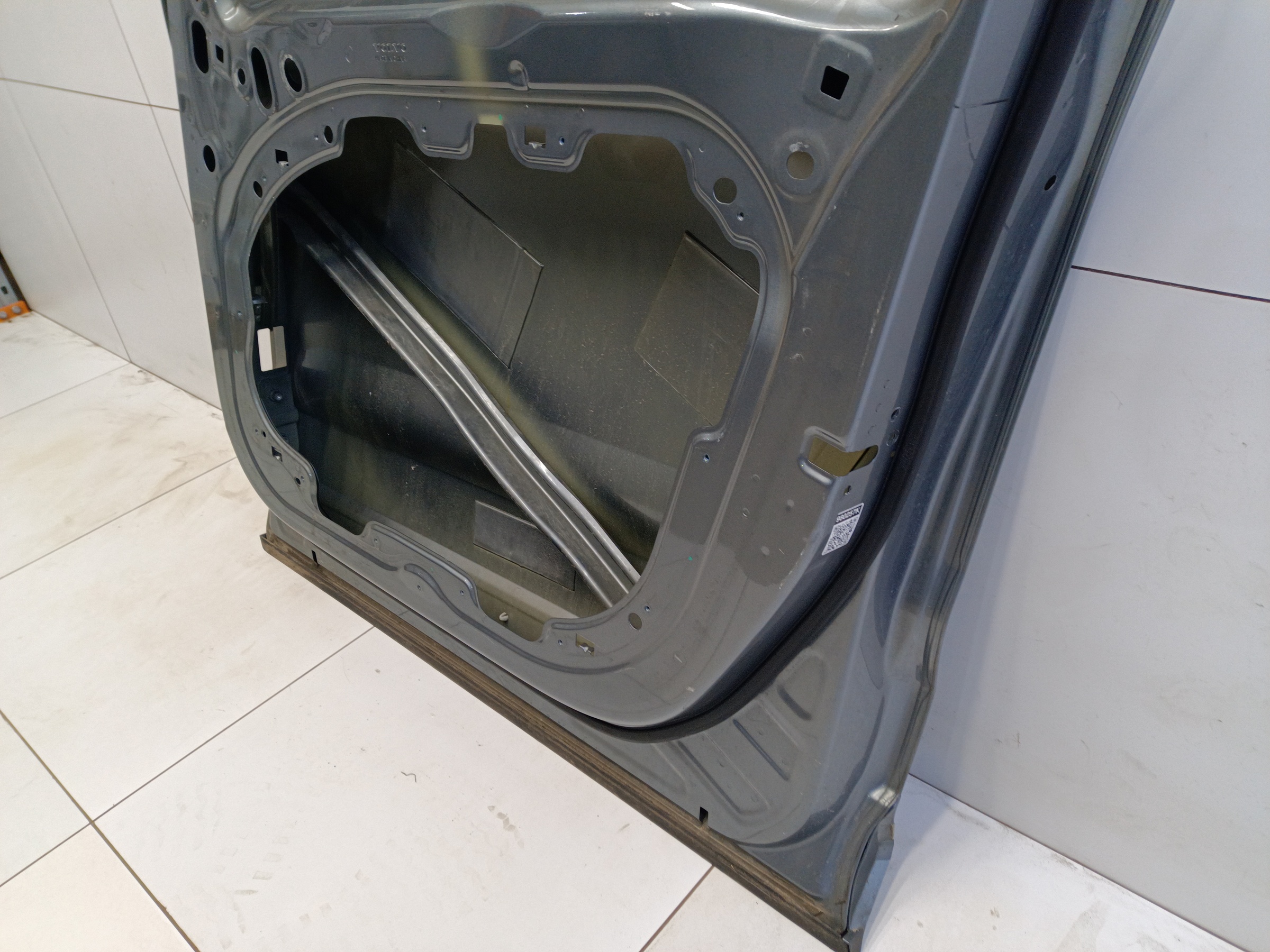 Дверь передняя правая Volvo XC60 2