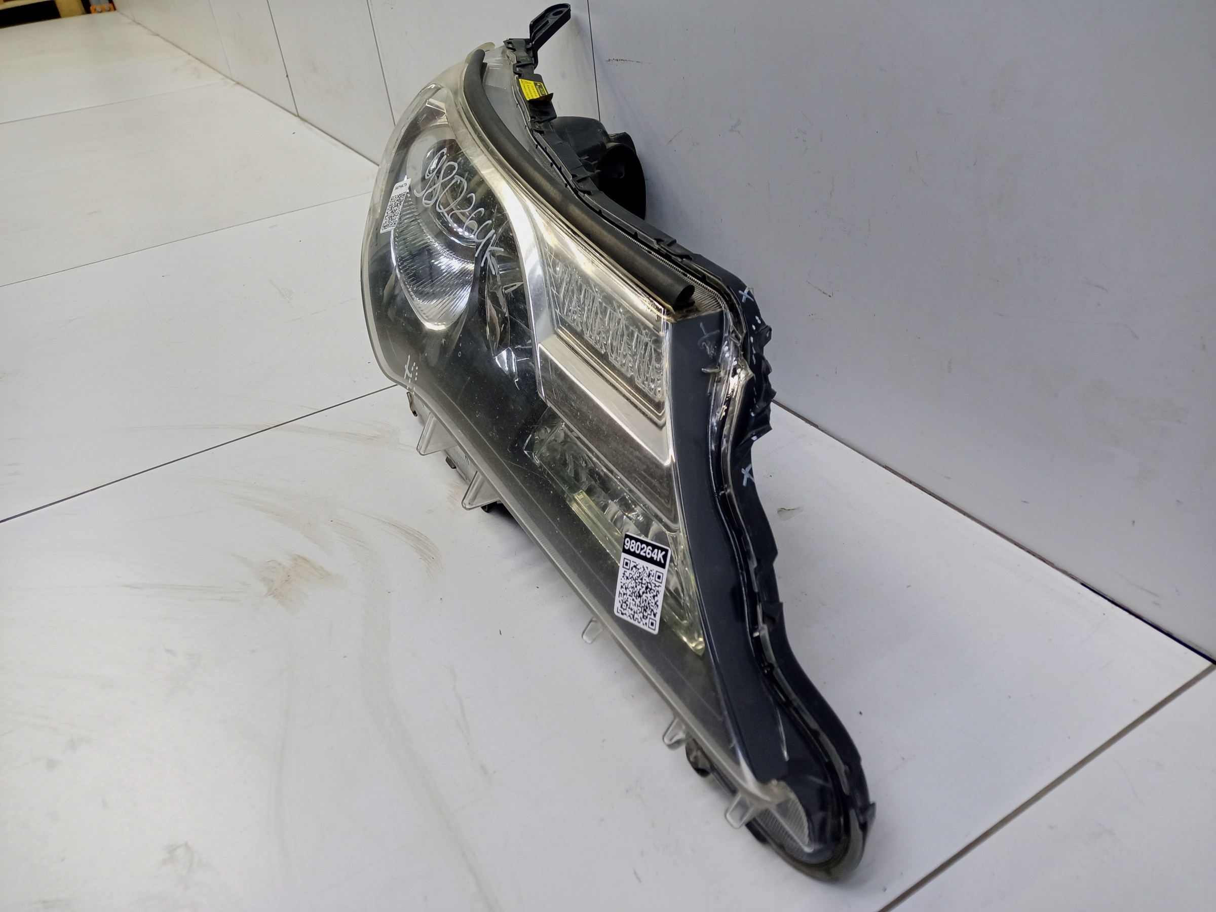 Фара передняя правая Toyota RAV4 CA40 ксенон