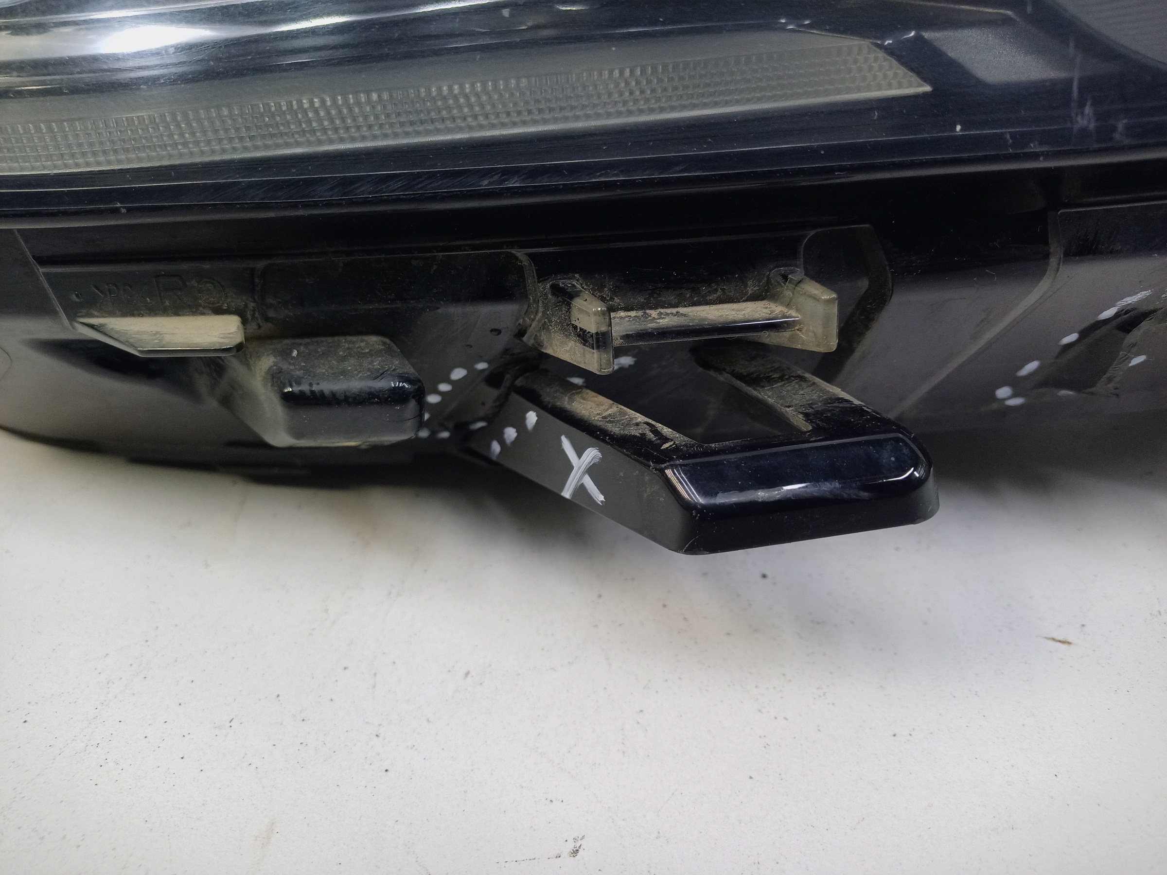 Фара передняя правая Geely Coolray LED