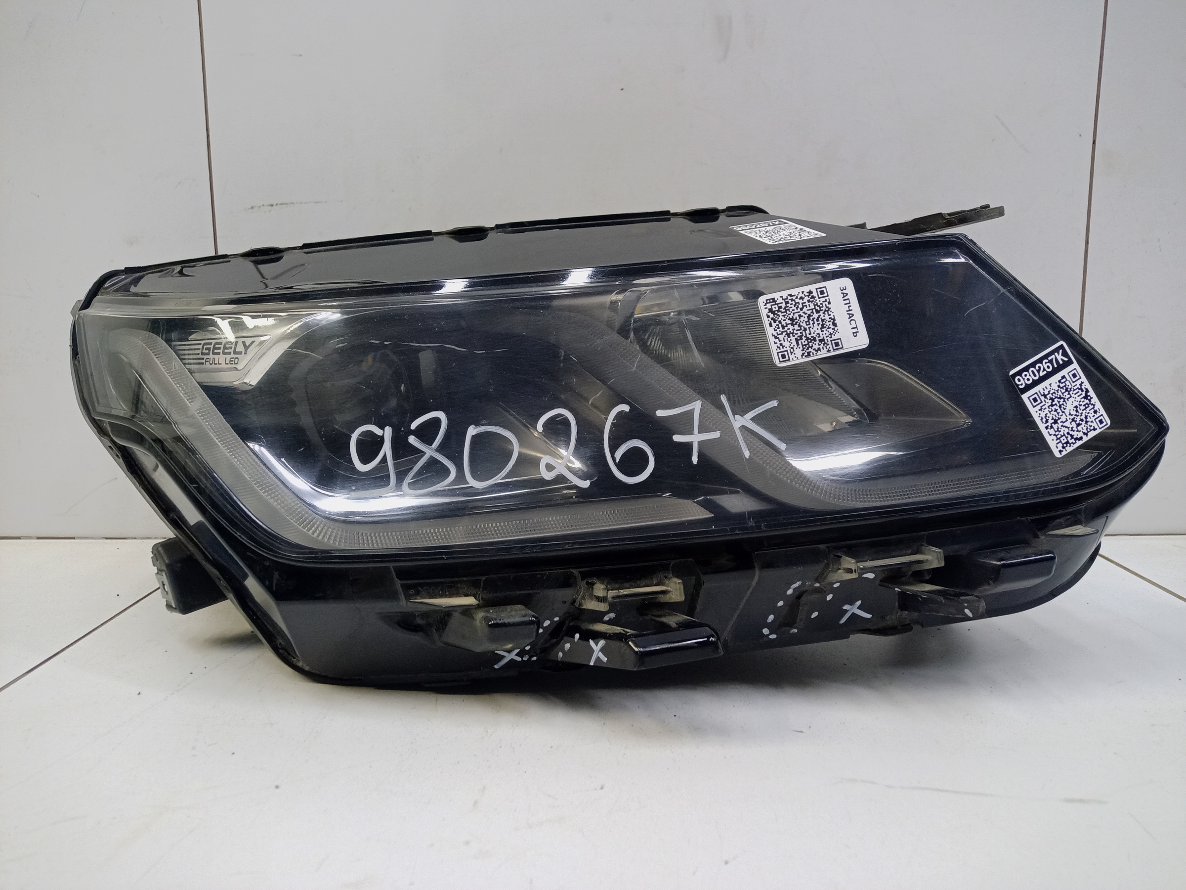 Фара передняя правая Geely Coolray LED