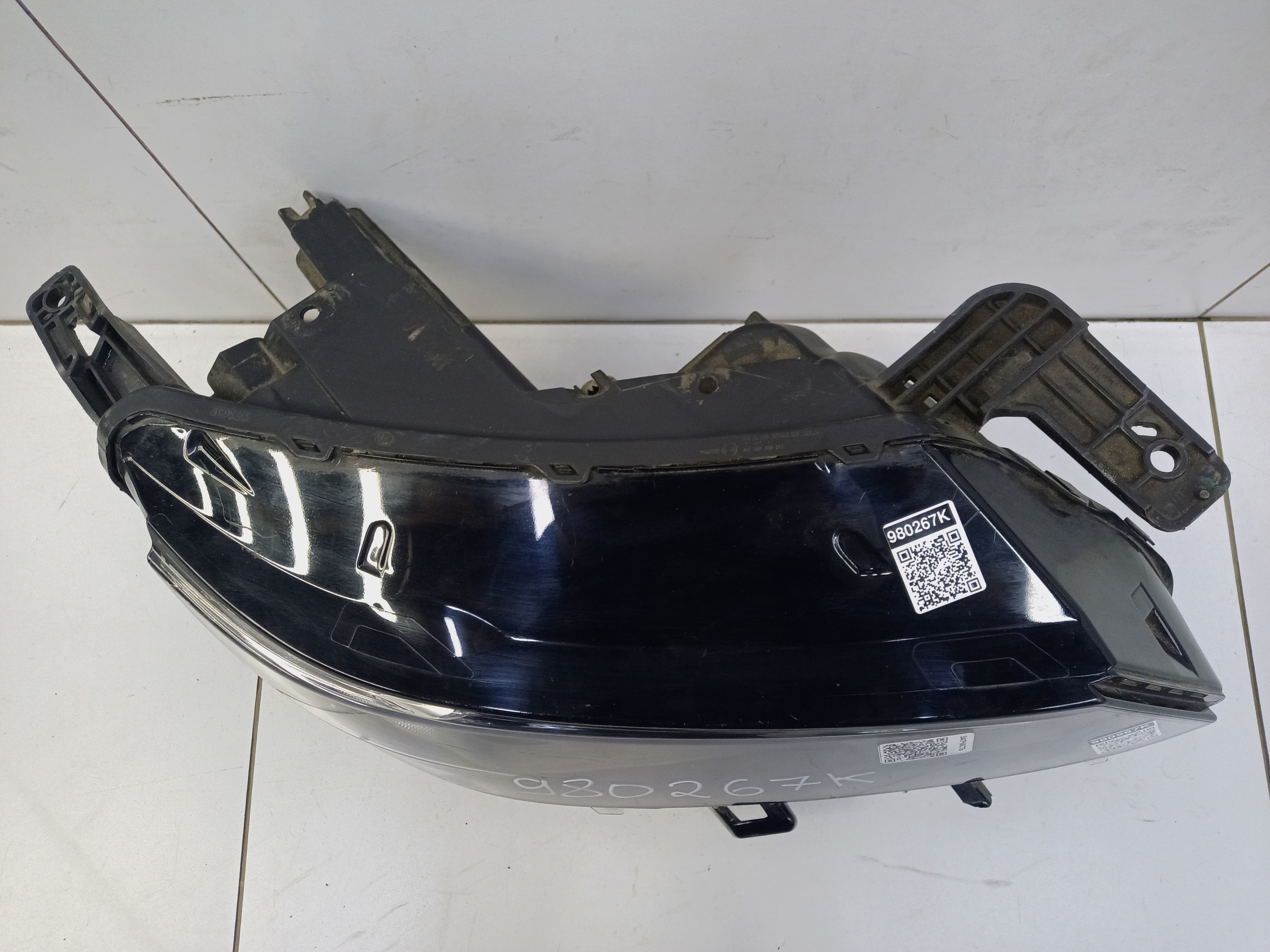 Фара передняя правая Geely Coolray LED