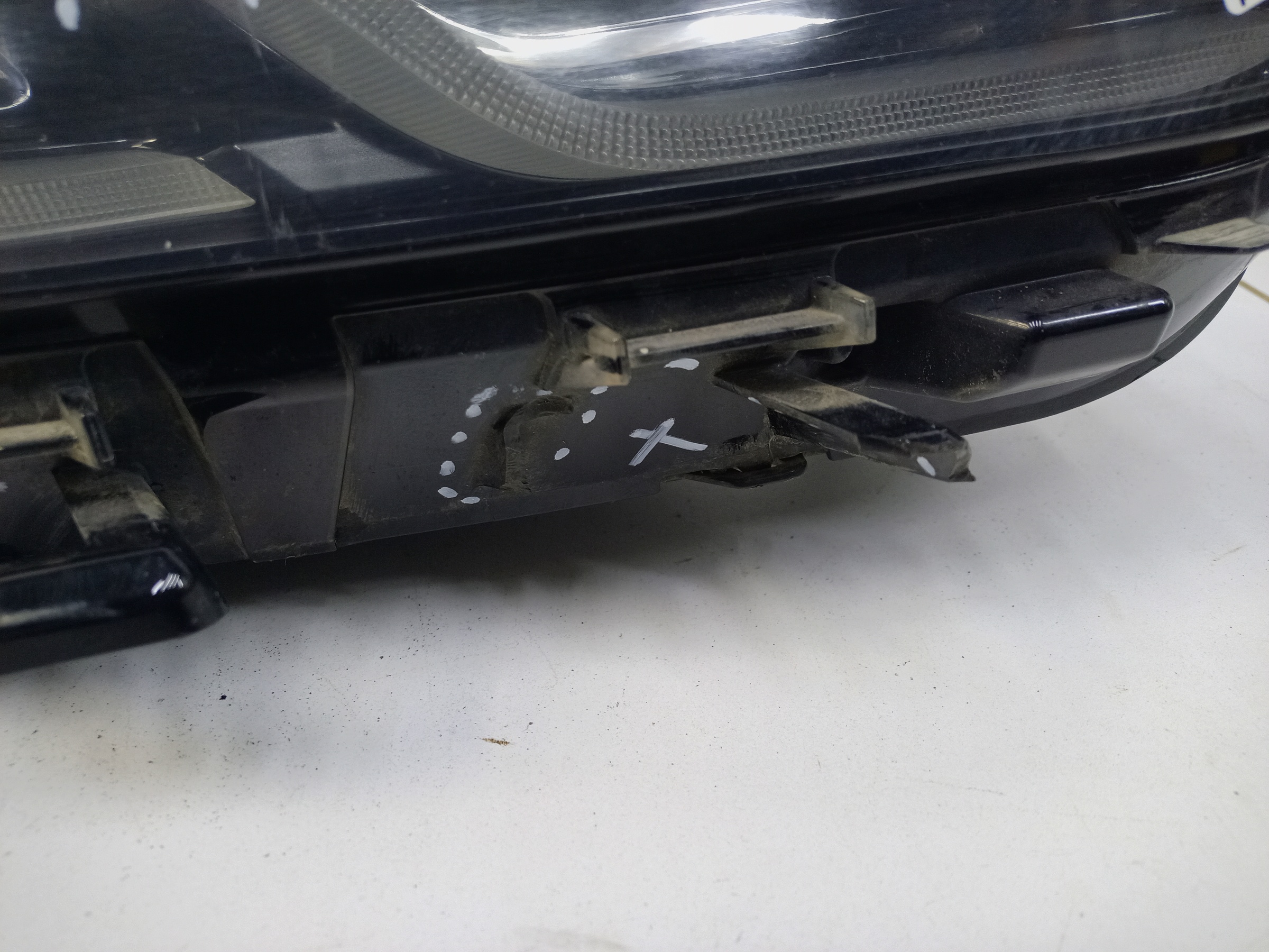 Фара передняя правая Geely Coolray LED