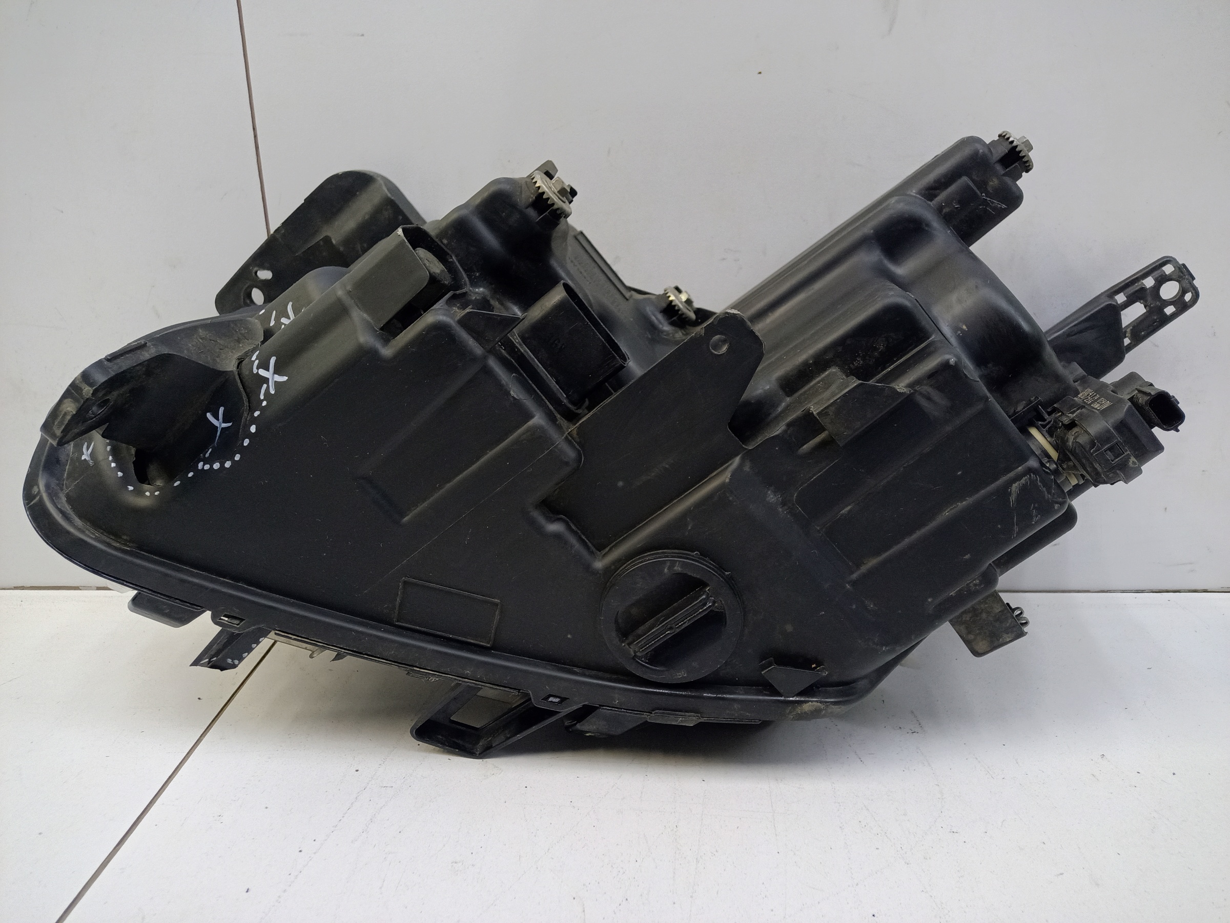 Фара передняя правая Geely Coolray LED