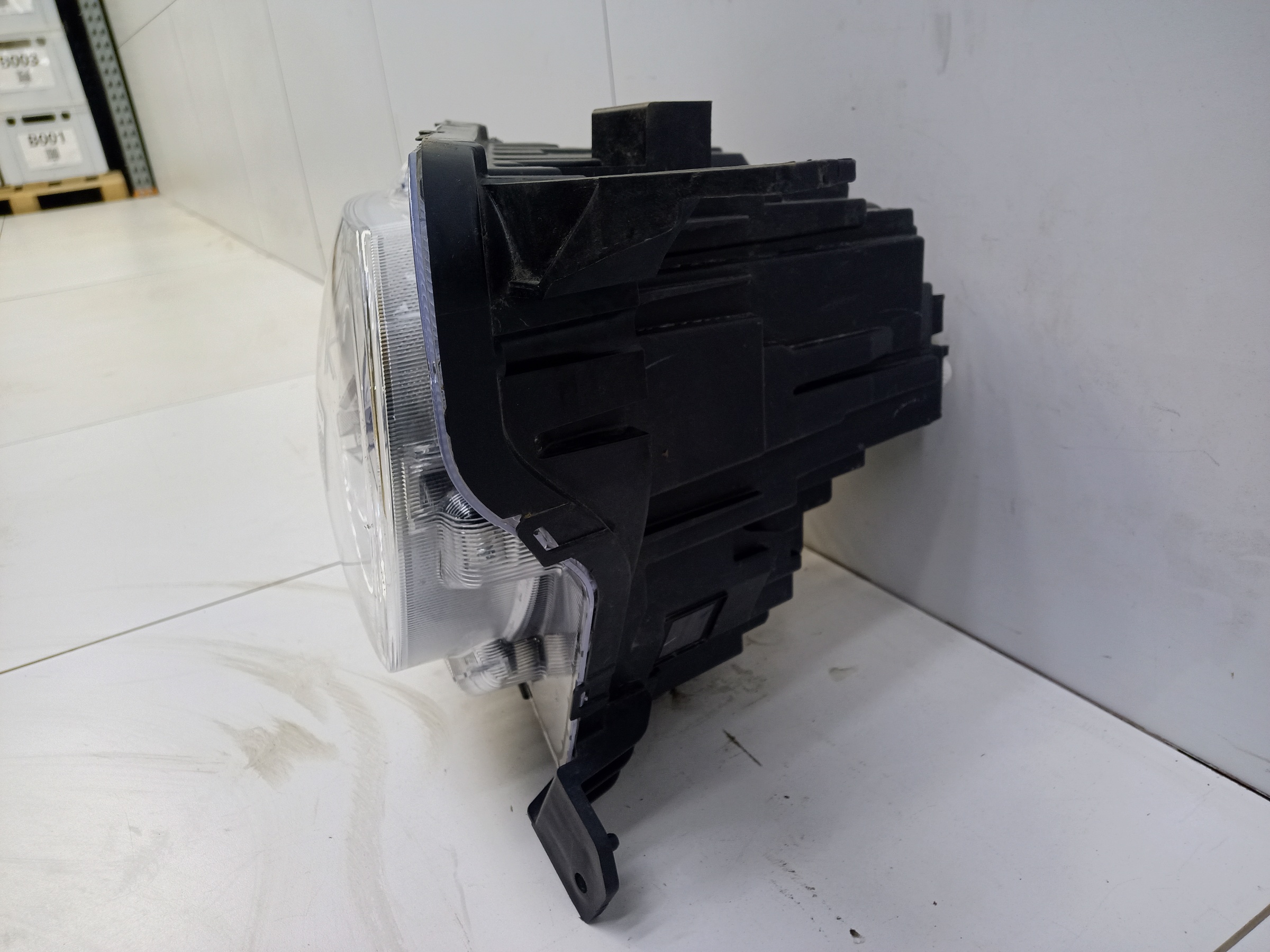 Фара передняя правая Haval H3 LED