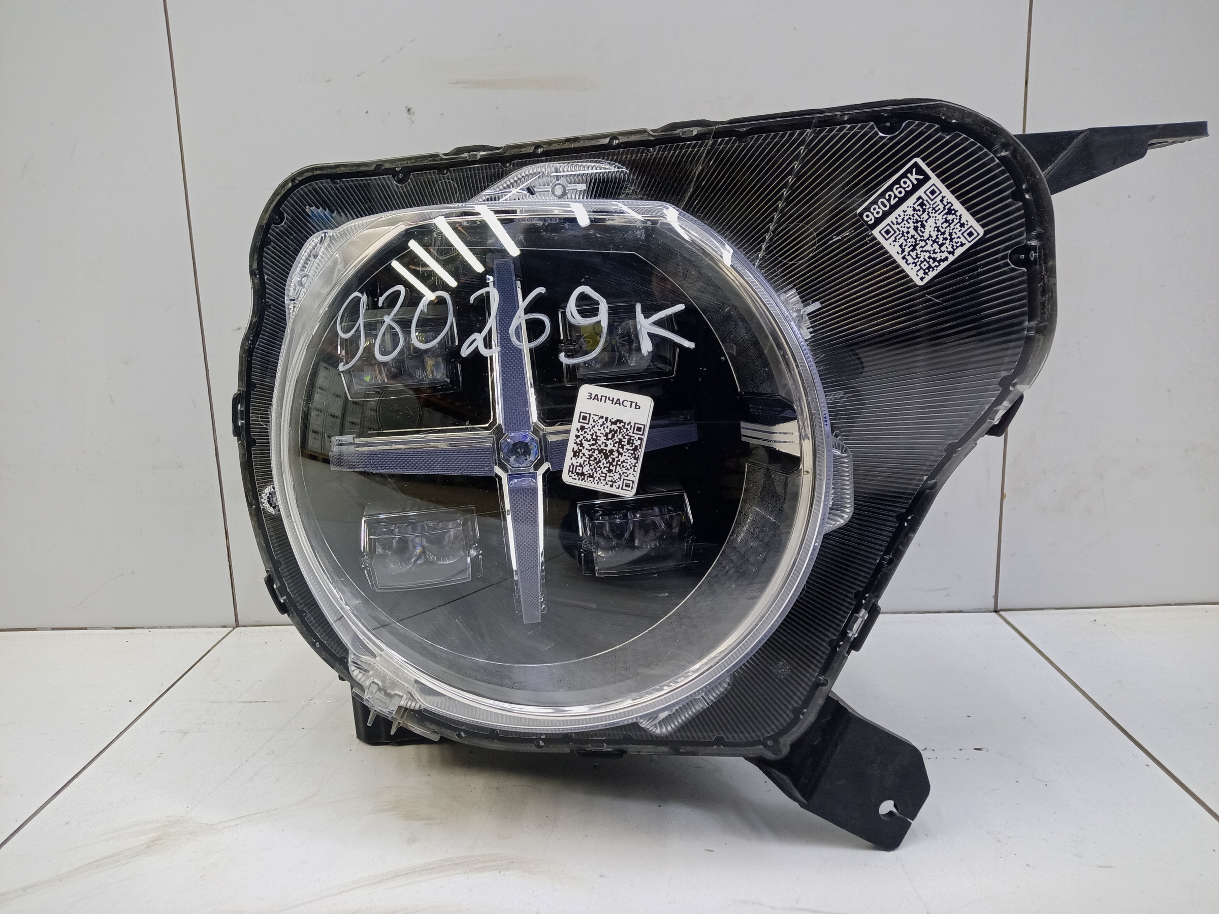 Фара передняя правая Haval H3 LED