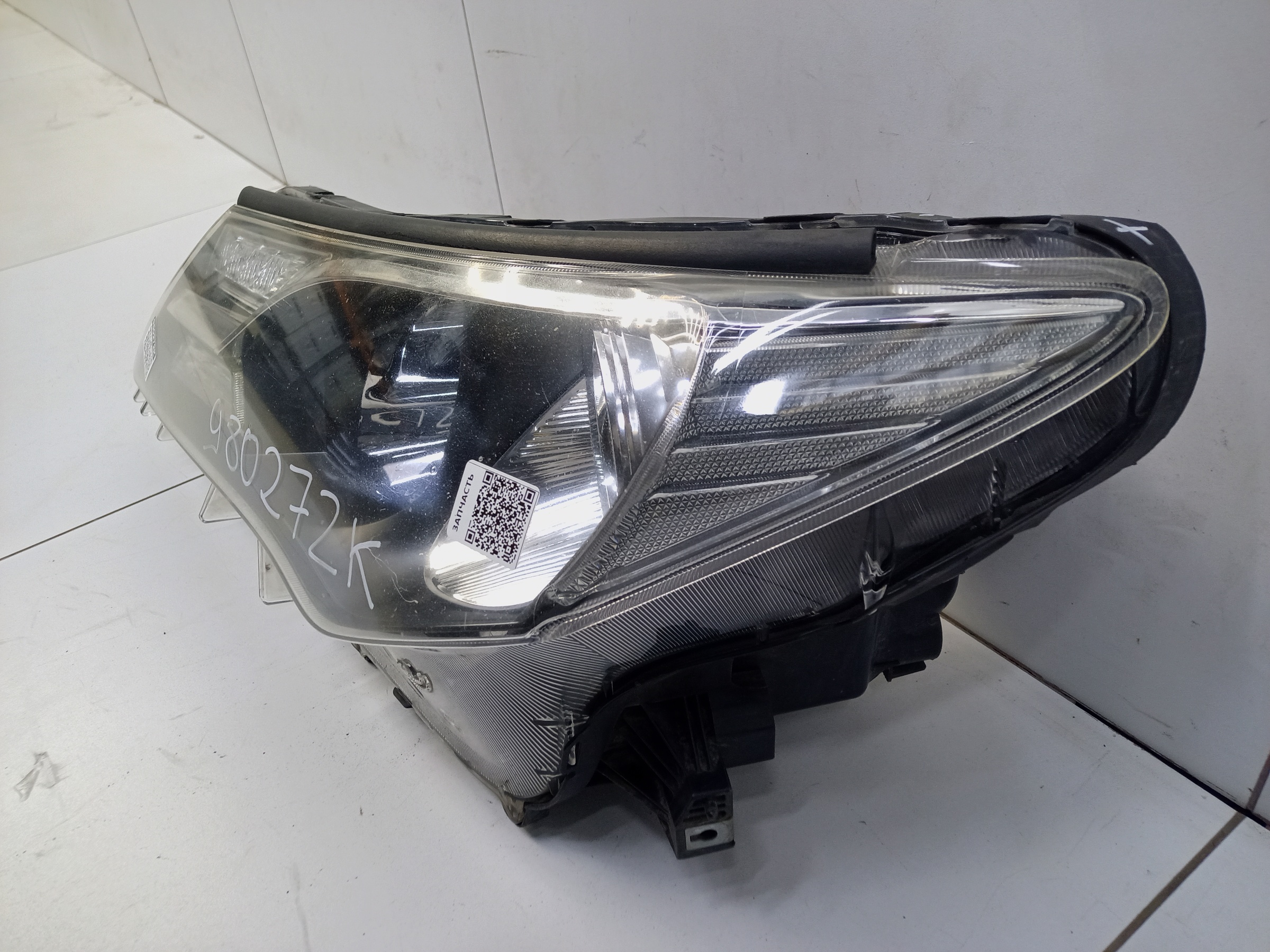 Фара передняя левая Toyota RAV4 CA40 ксенон