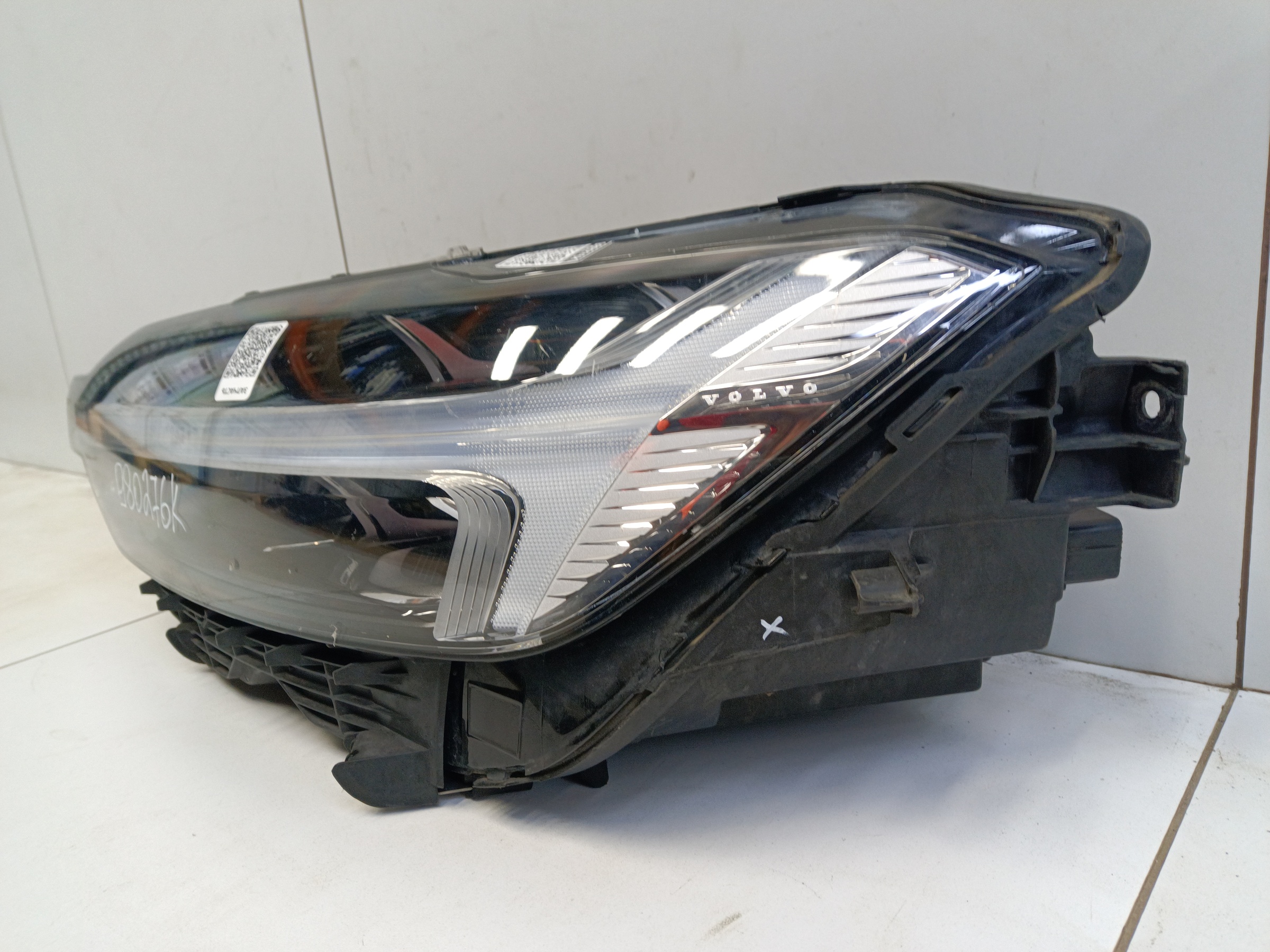 Фара передняя левая Volvo XC60 2 Full LED