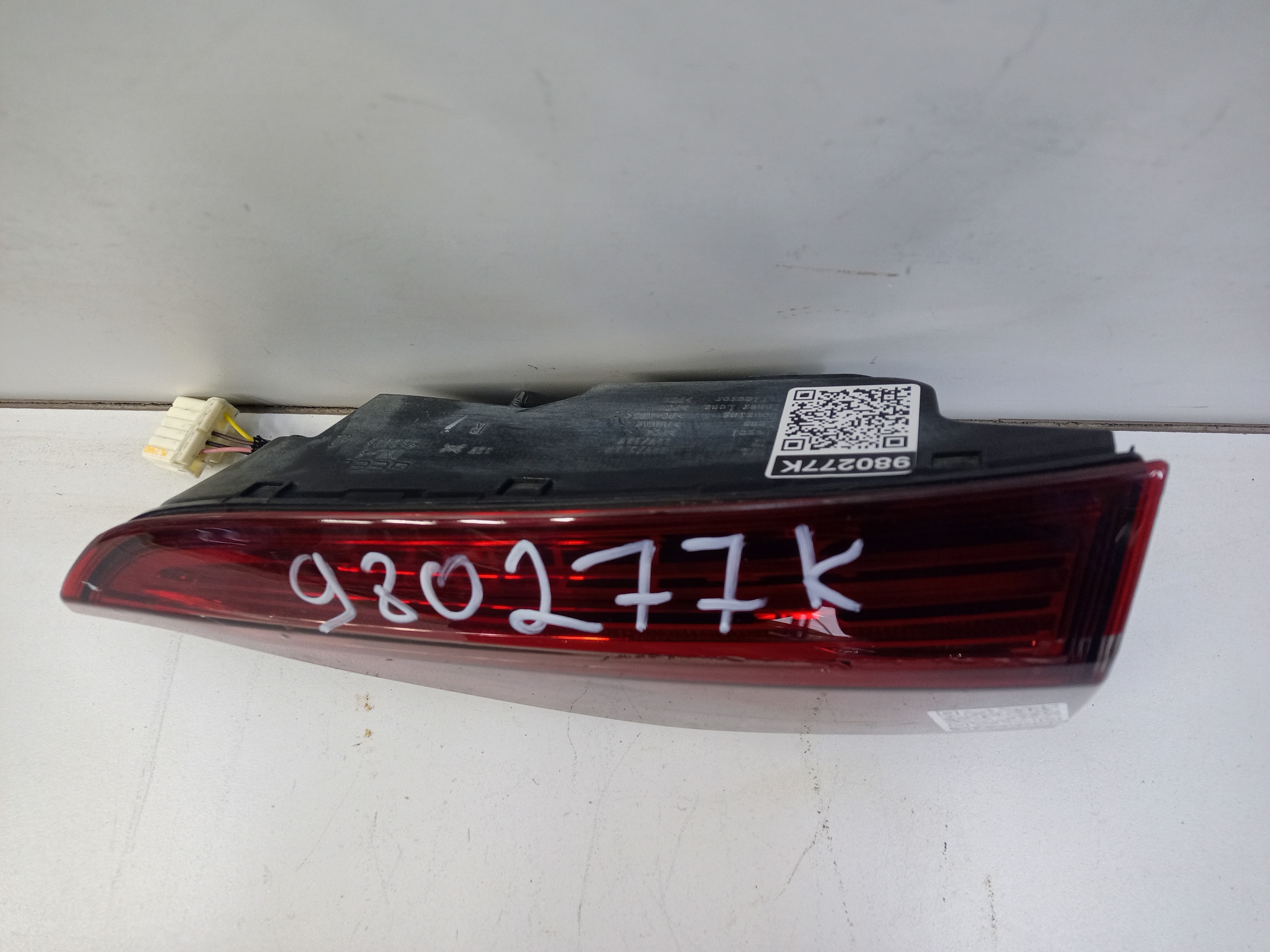 Фонарь задний правый внутренний Geely Tugella LED