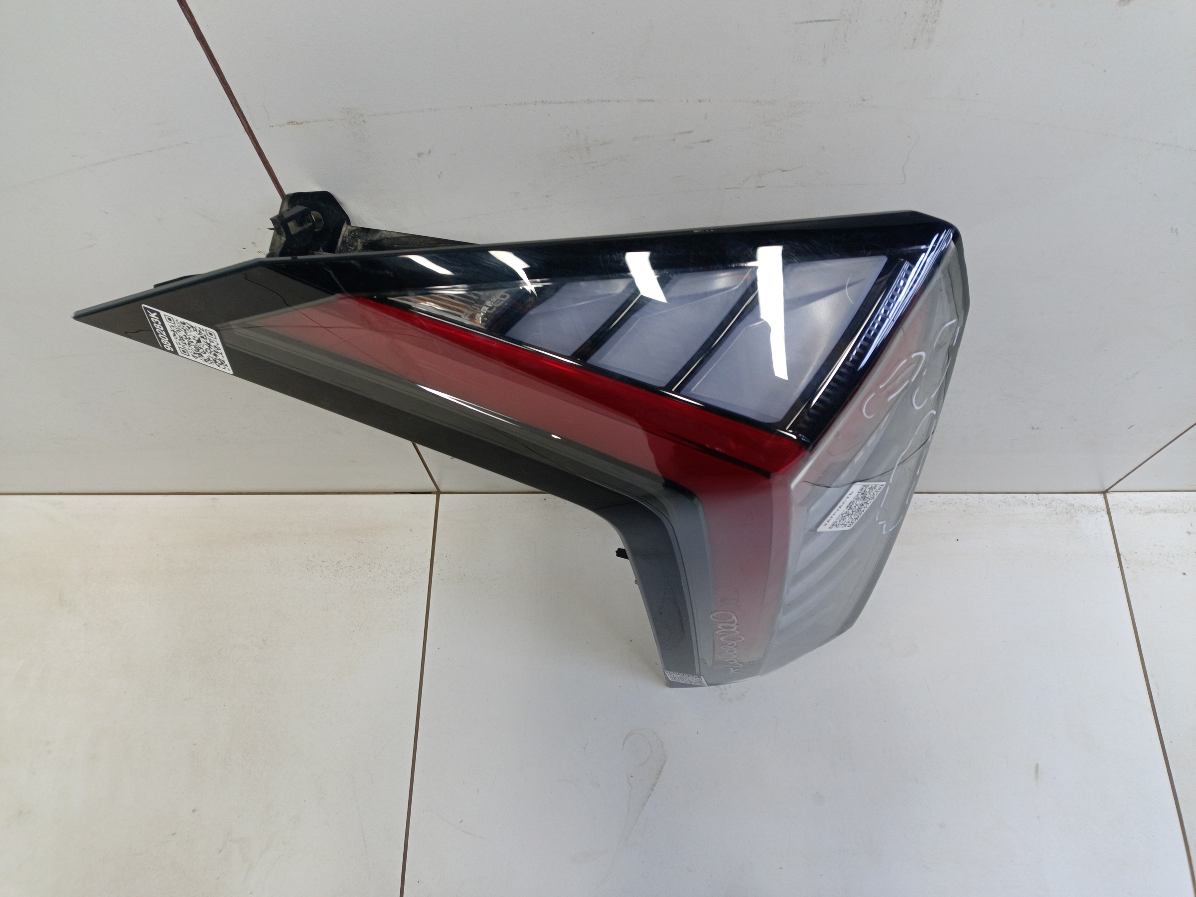 Фонарь задний левый наружный Geely Atlas 2 LED