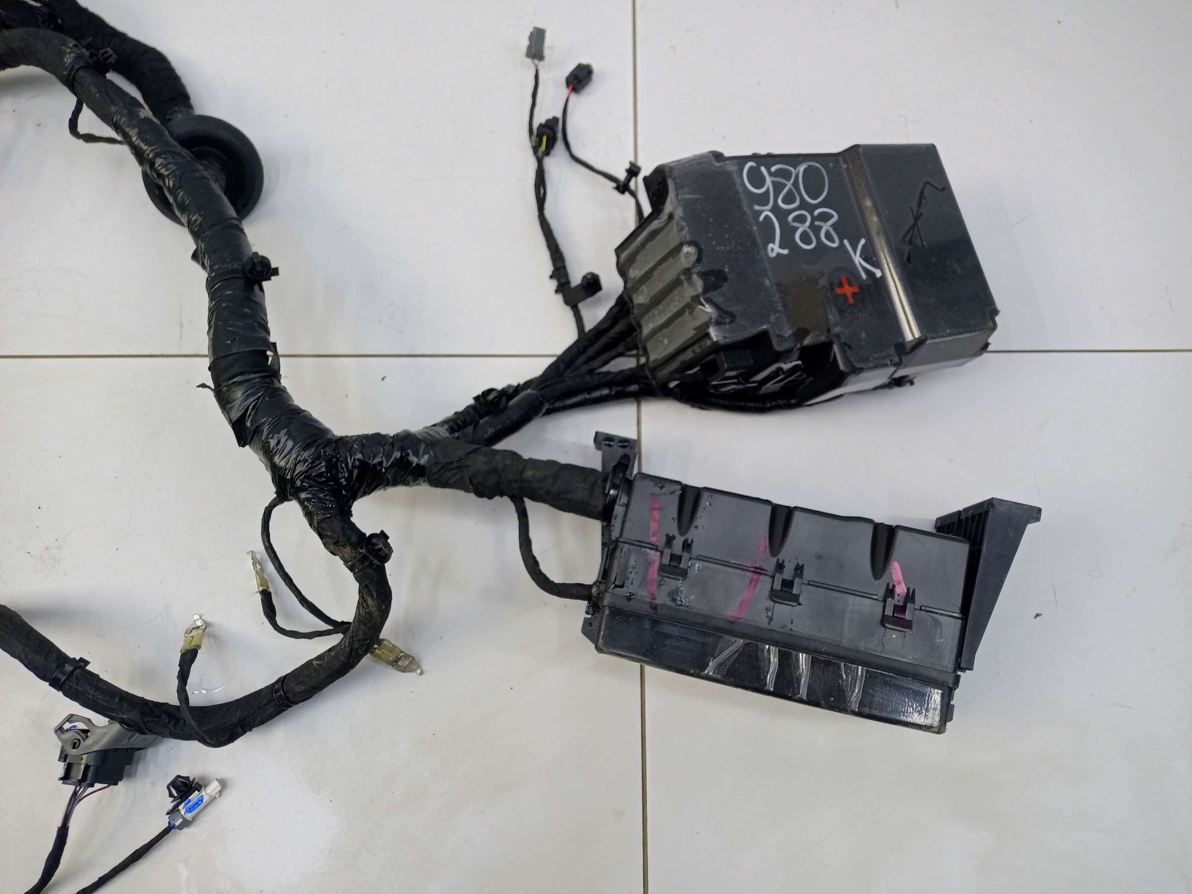 Проводка моторного отсека Tank 500