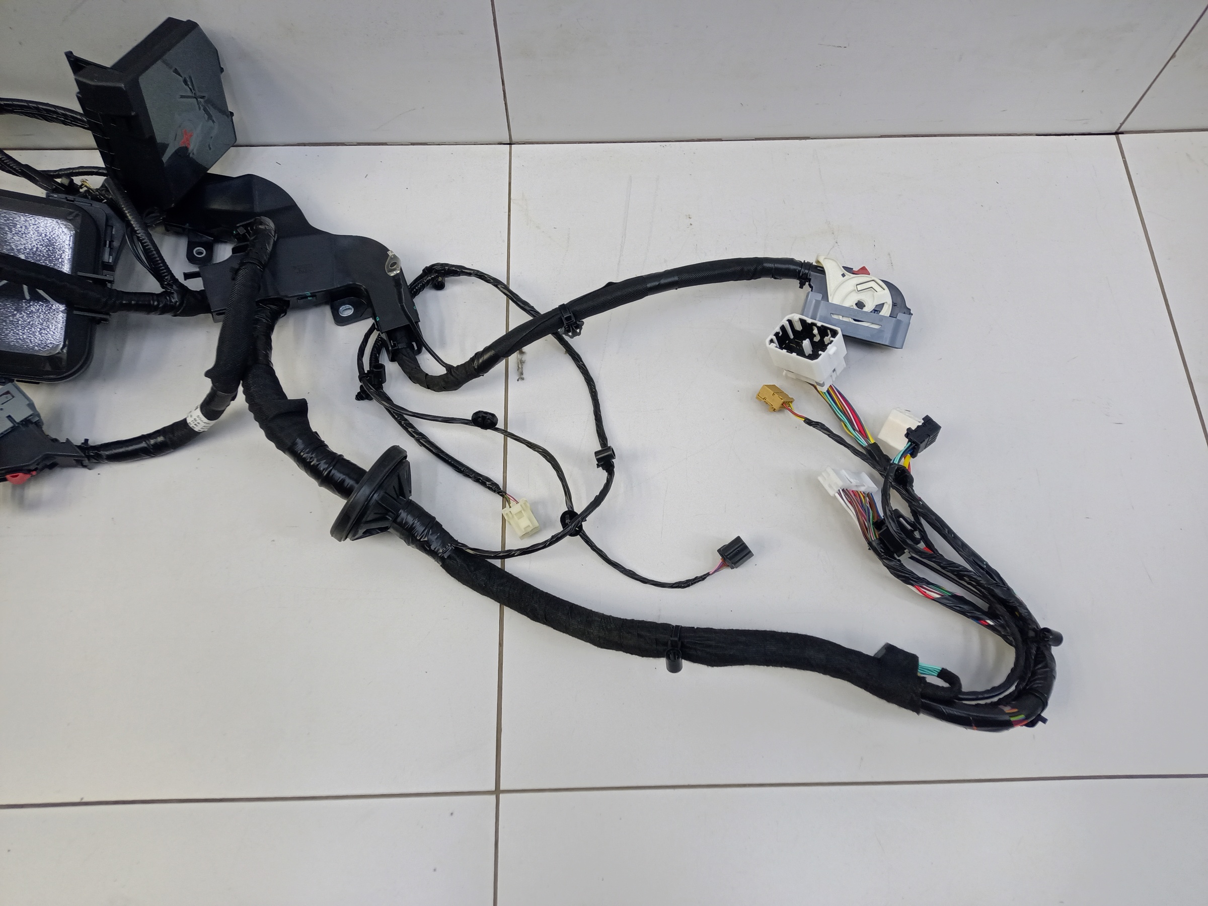 Проводка моторного отсека Changan UNI-T