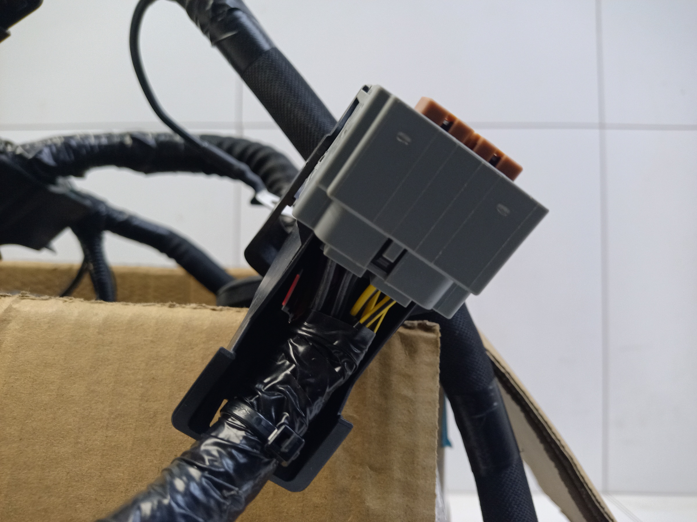 Проводка моторного отсека Changan UNI-T