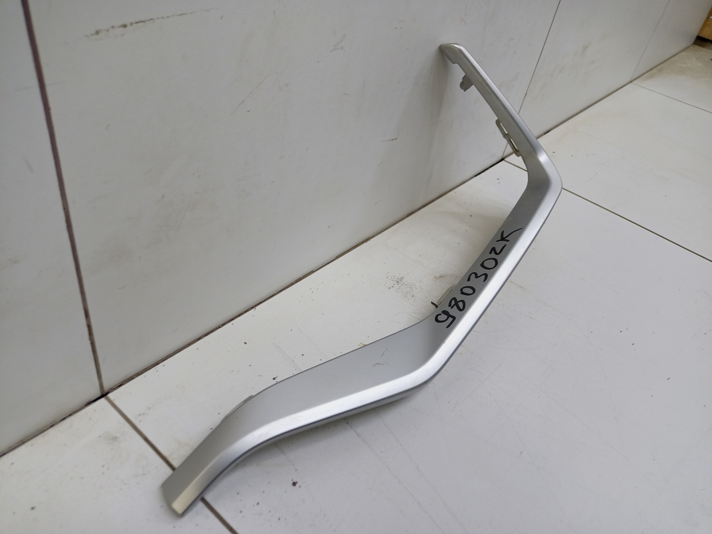 Накладка заднего бампера правая матовая Geely Monjaro серая