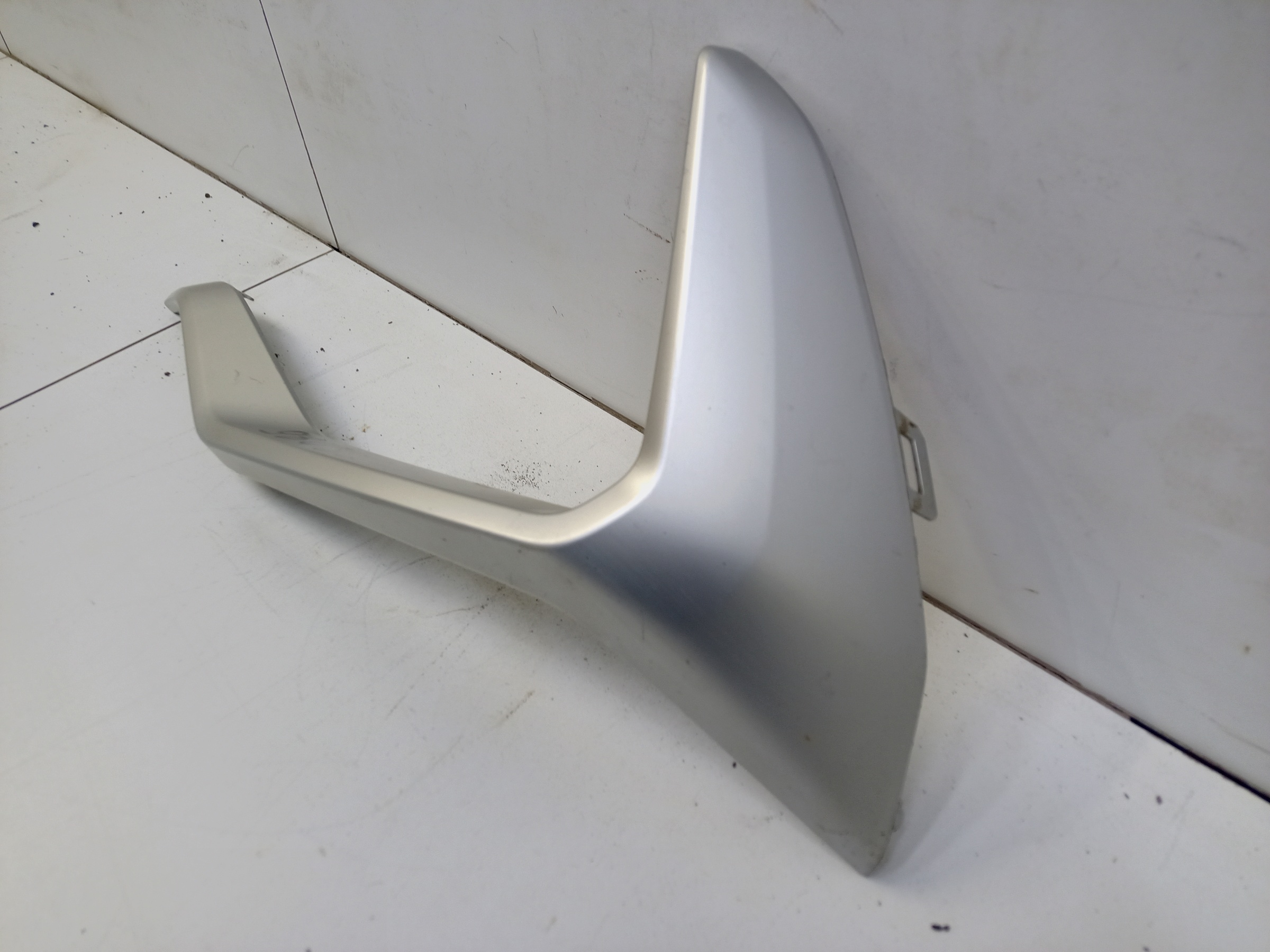 Накладка заднего бампера правая матовая Geely Monjaro серая