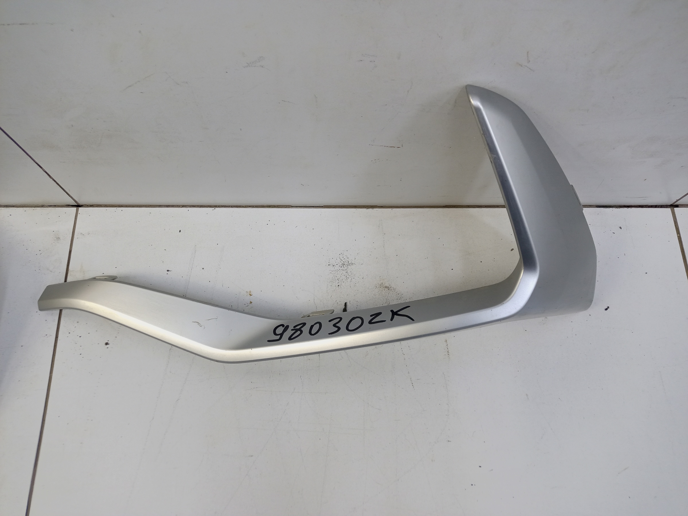 Накладка заднего бампера правая матовая Geely Monjaro серая