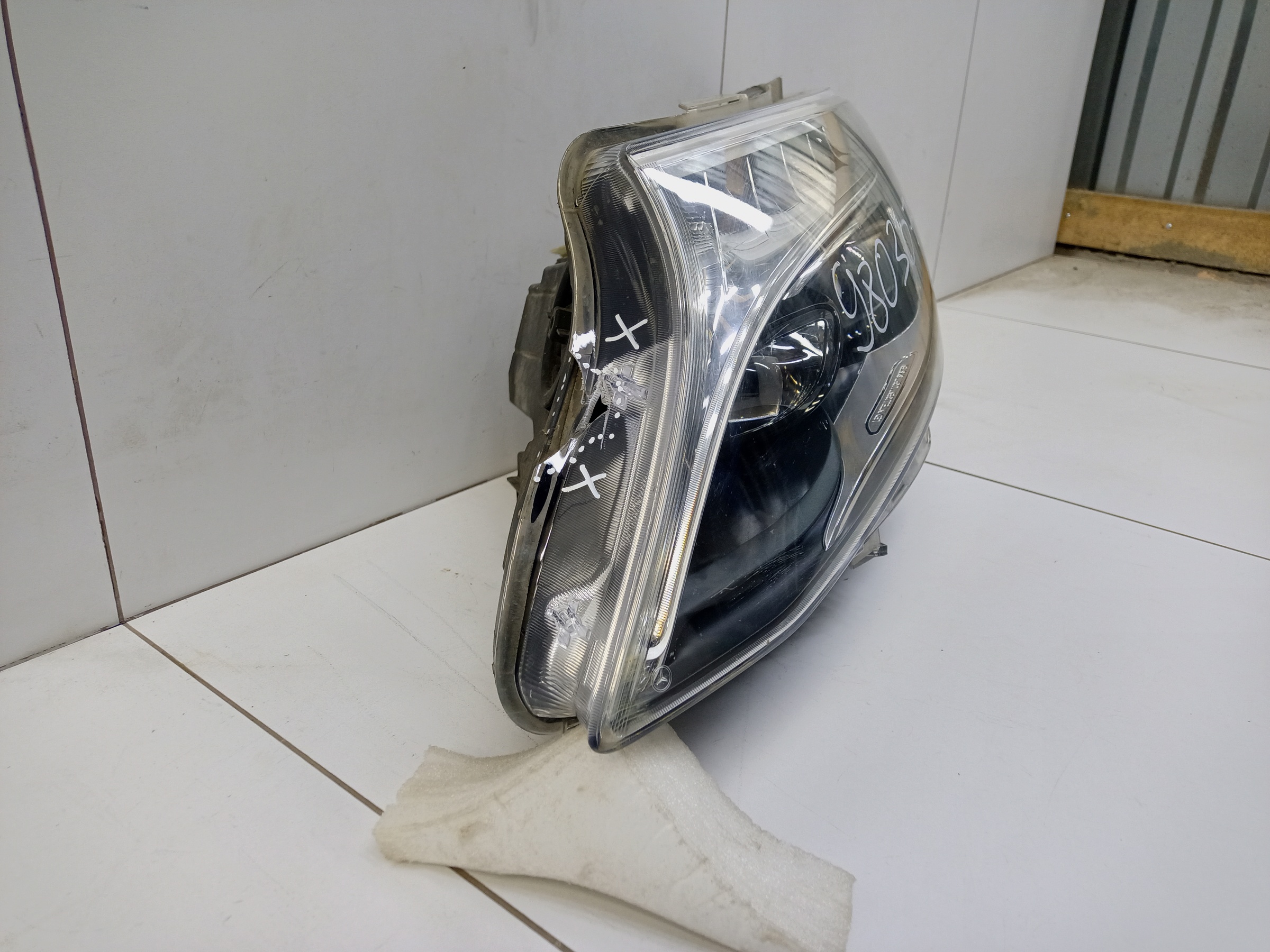 Фара передняя левая Mercedes Benz Vito W447 LED