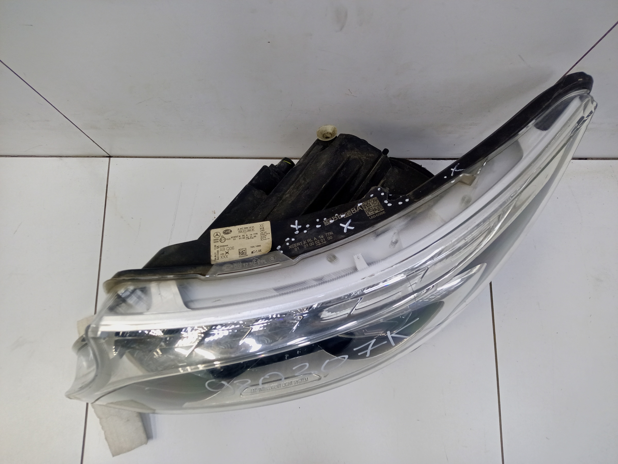 Фара передняя левая Mercedes Benz Vito W447 LED